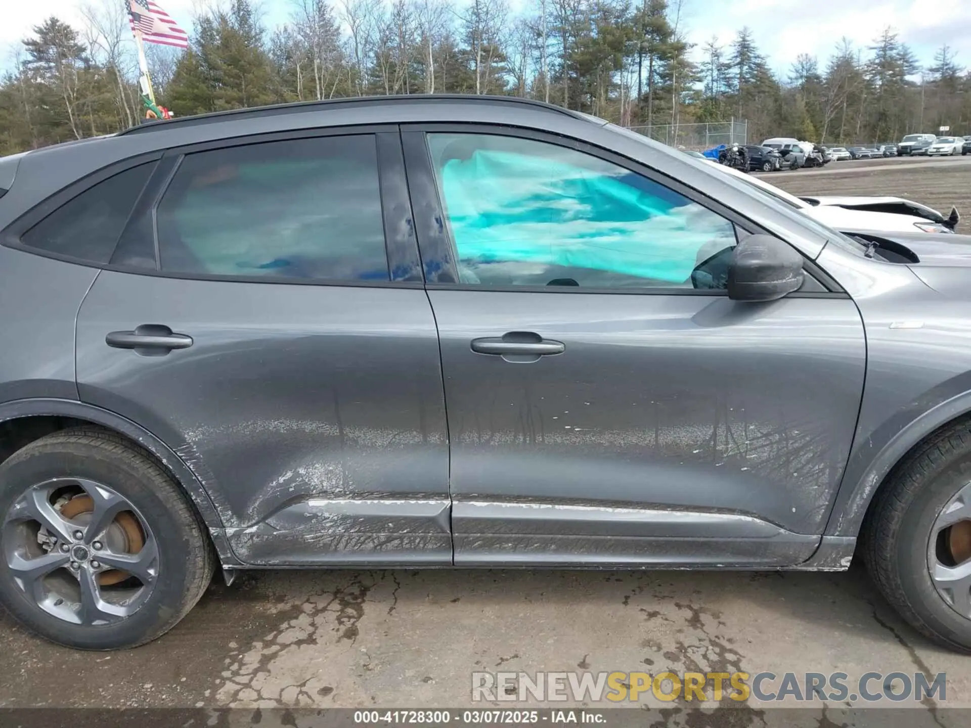 13 Photograph of a damaged car 1FMCU9MNXPUB20009 FORD ESCAPE 2023