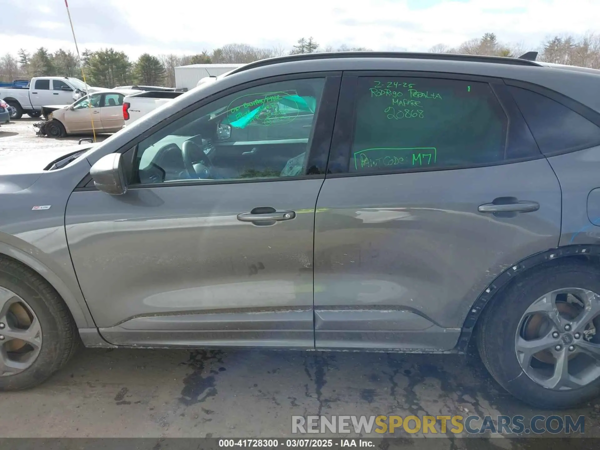 14 Photograph of a damaged car 1FMCU9MNXPUB20009 FORD ESCAPE 2023