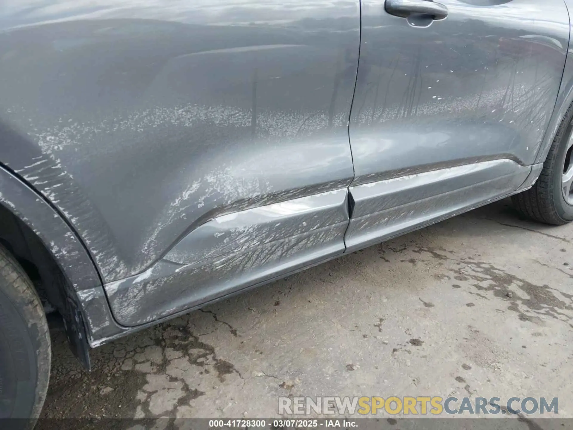 17 Photograph of a damaged car 1FMCU9MNXPUB20009 FORD ESCAPE 2023