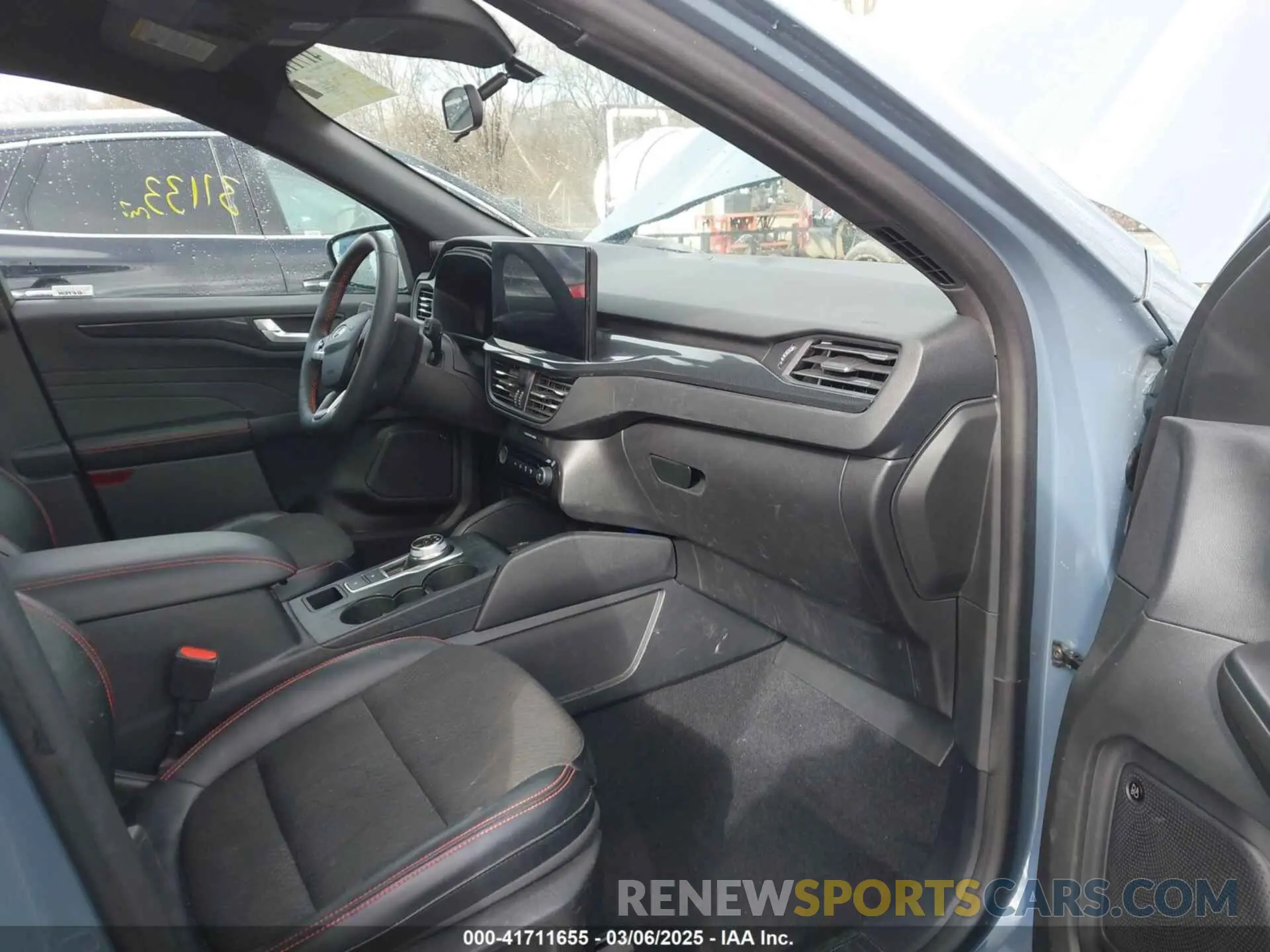 5 Photograph of a damaged car 1FMCU9NA0PUB12674 FORD ESCAPE 2023
