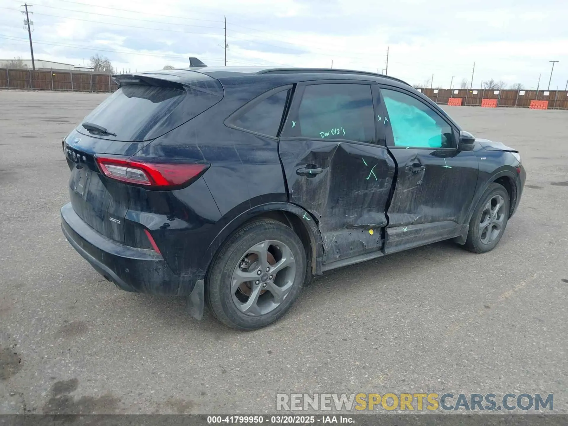 4 Photograph of a damaged car 1FMCU9NZ3PUA99506 FORD ESCAPE 2023
