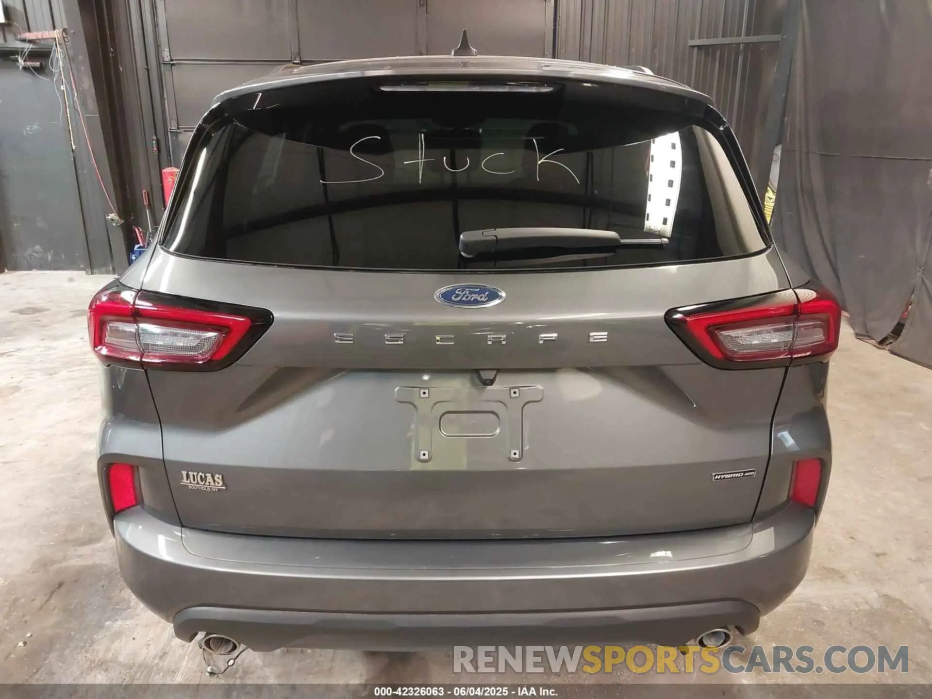 17 Photograph of a damaged car 1FMCU9NZXPUA40548 FORD ESCAPE 2023