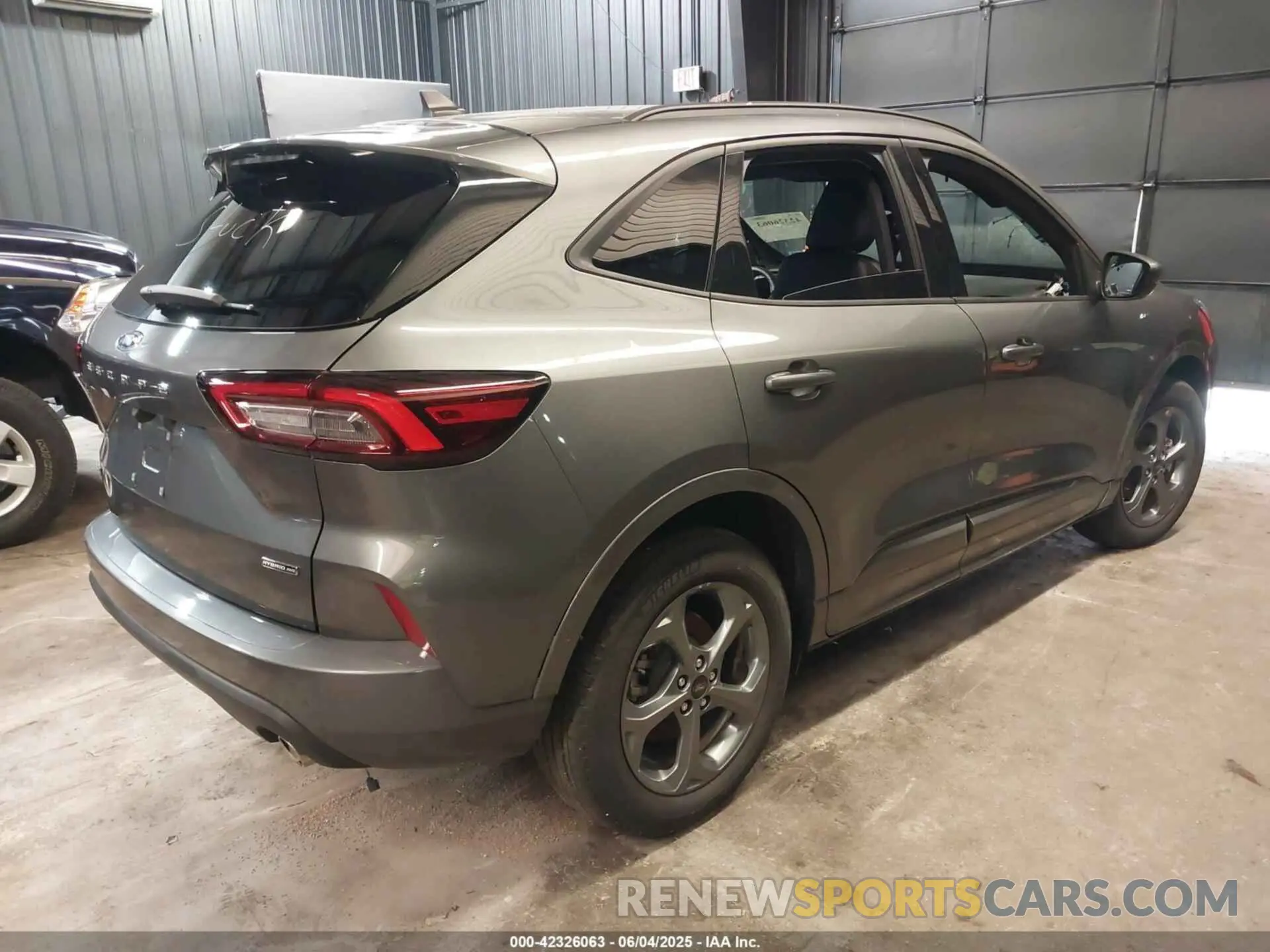 4 Photograph of a damaged car 1FMCU9NZXPUA40548 FORD ESCAPE 2023