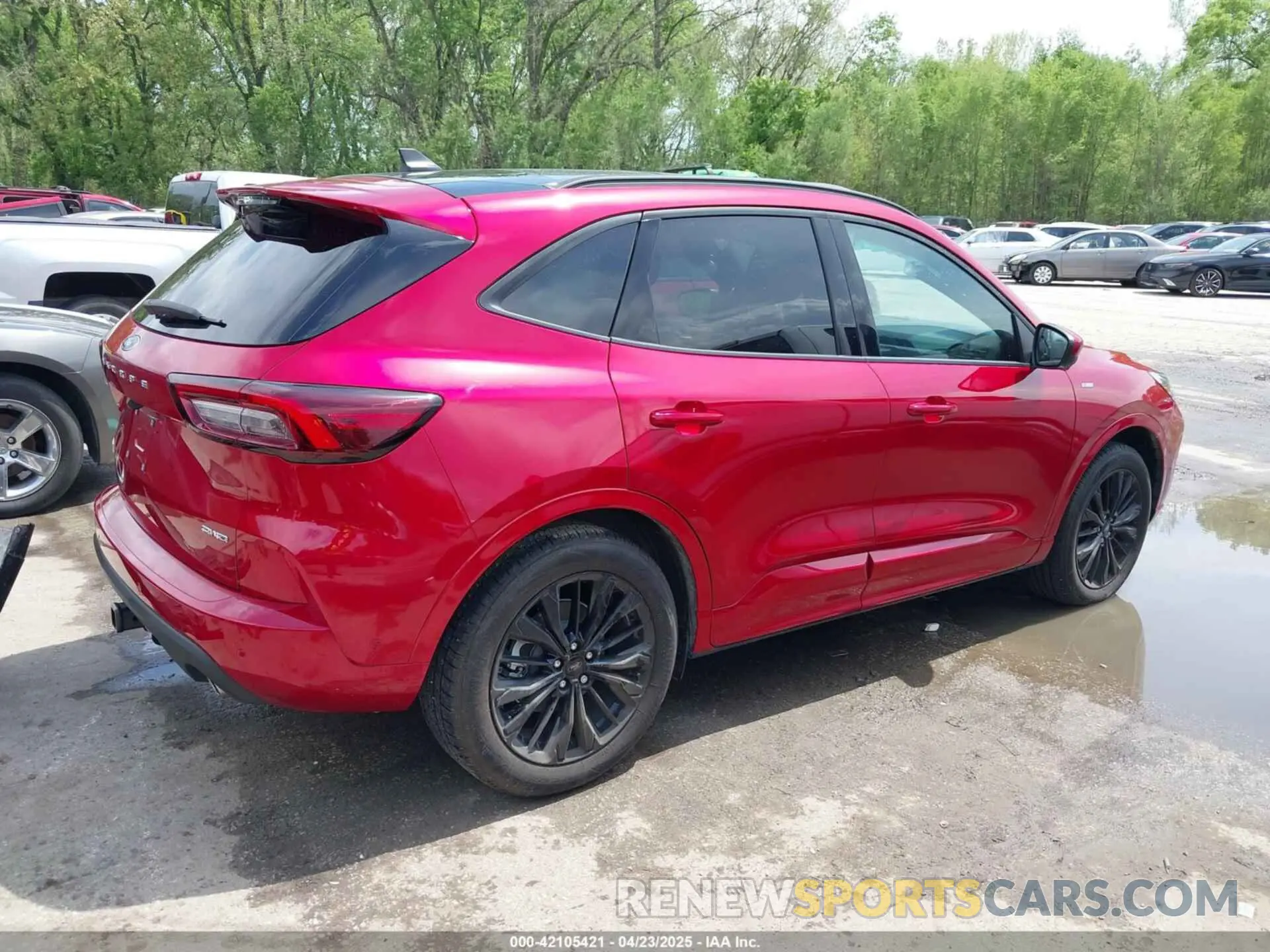 4 Photograph of a damaged car 1FMCU9PA6PUA71867 FORD ESCAPE 2023
