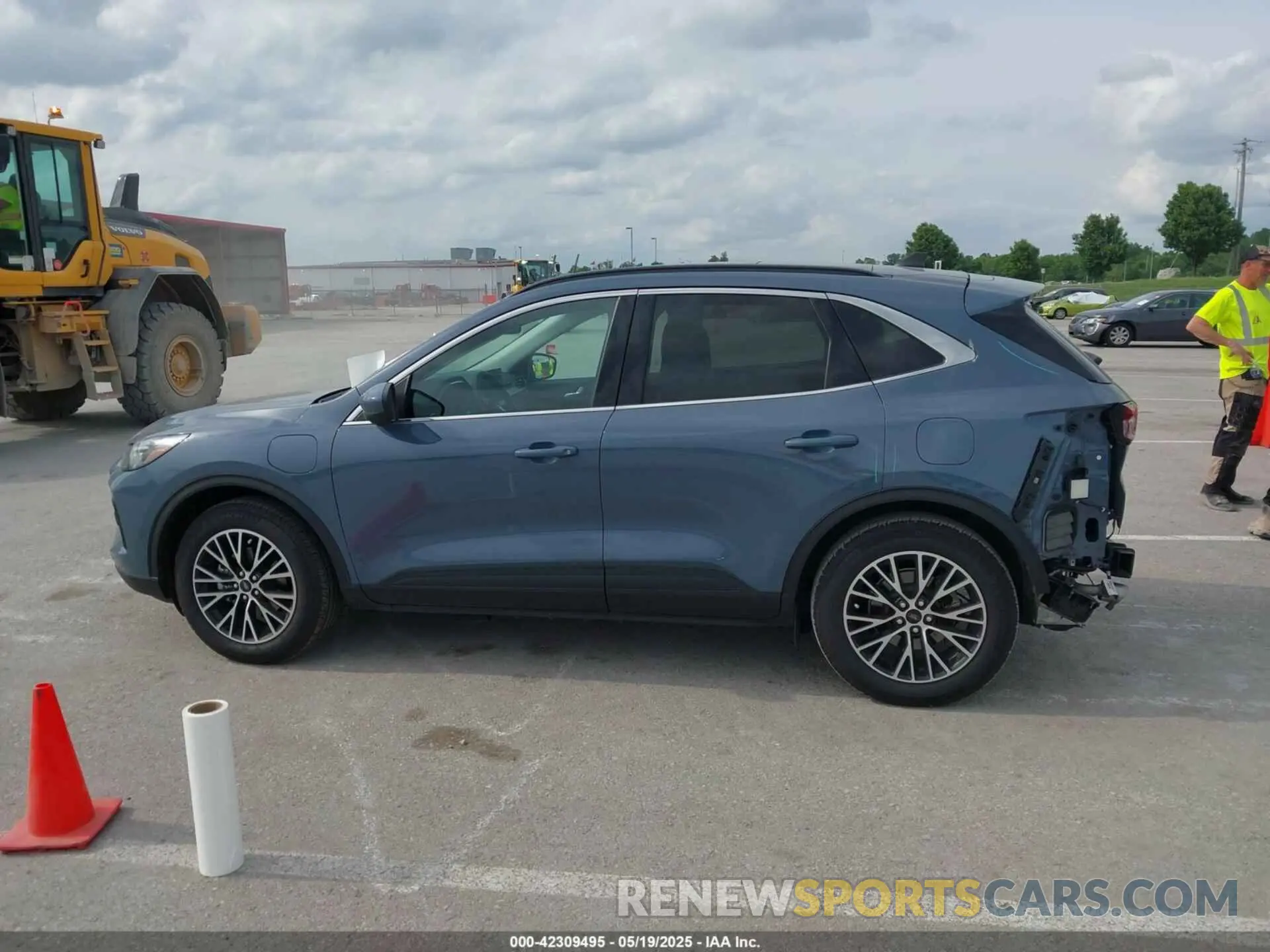 14 Photograph of a damaged car 1FMCU0E15RUA14352 FORD ESCAPE 2024