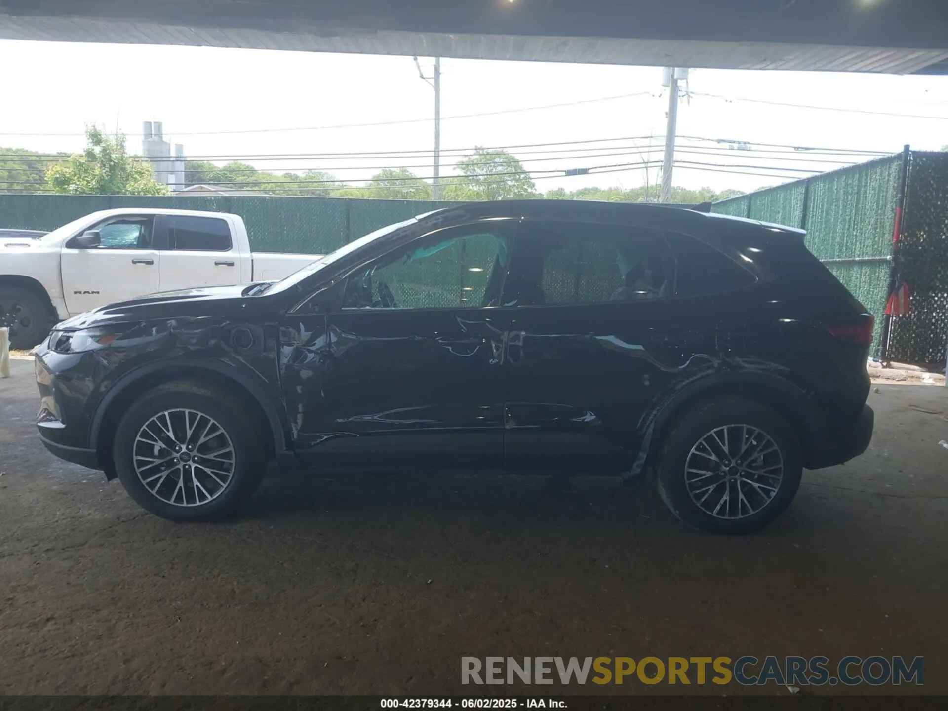 15 Photograph of a damaged car 1FMCU0E16RUB60386 FORD ESCAPE 2024