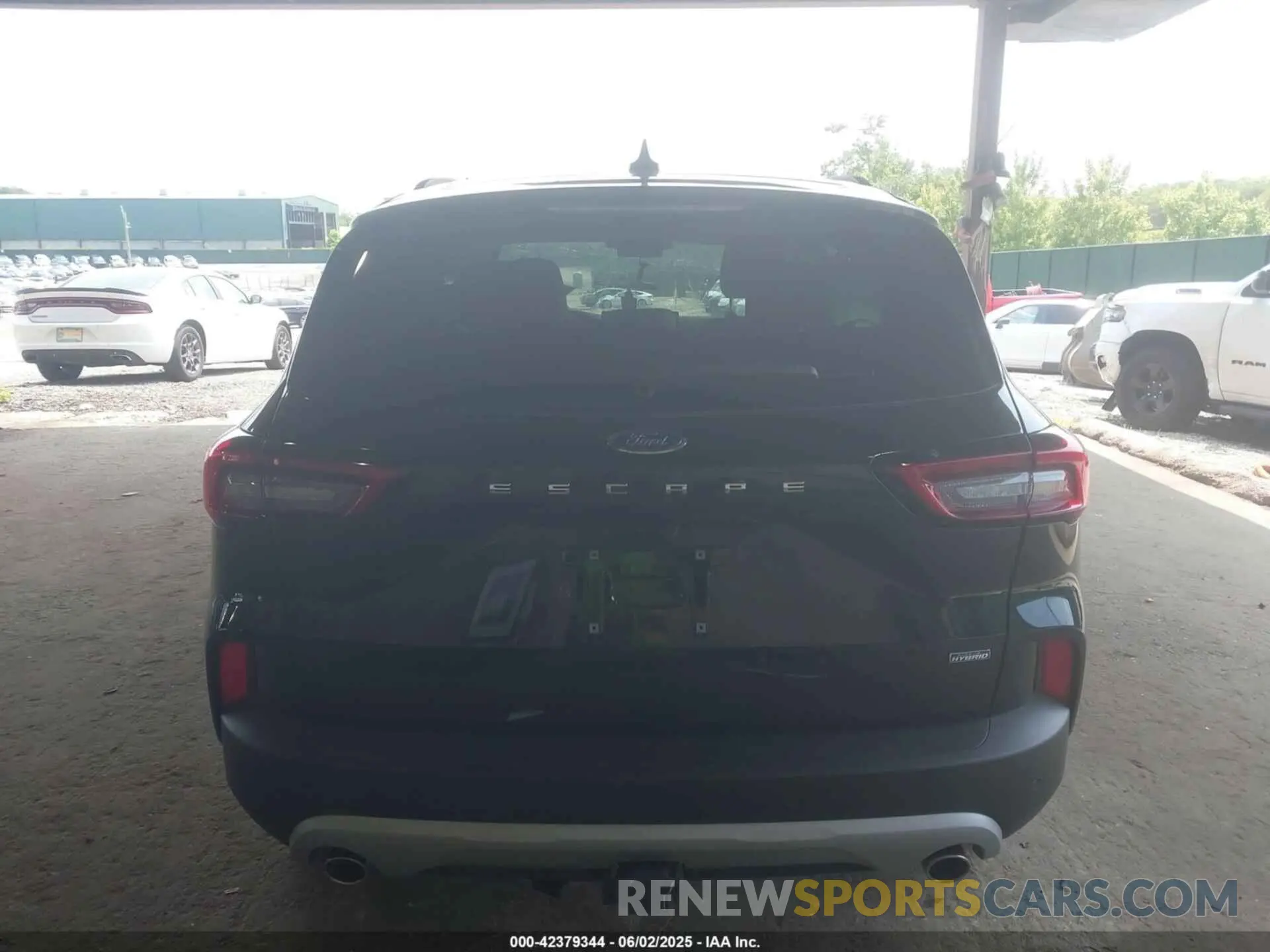 17 Photograph of a damaged car 1FMCU0E16RUB60386 FORD ESCAPE 2024