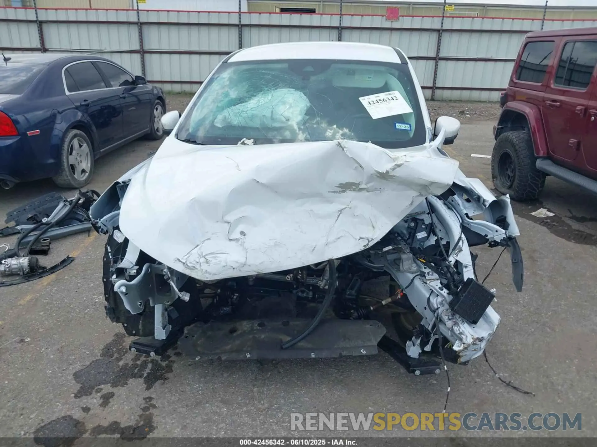 12 Photograph of a damaged car 1FMCU0GN0RUA50563 FORD ESCAPE 2024