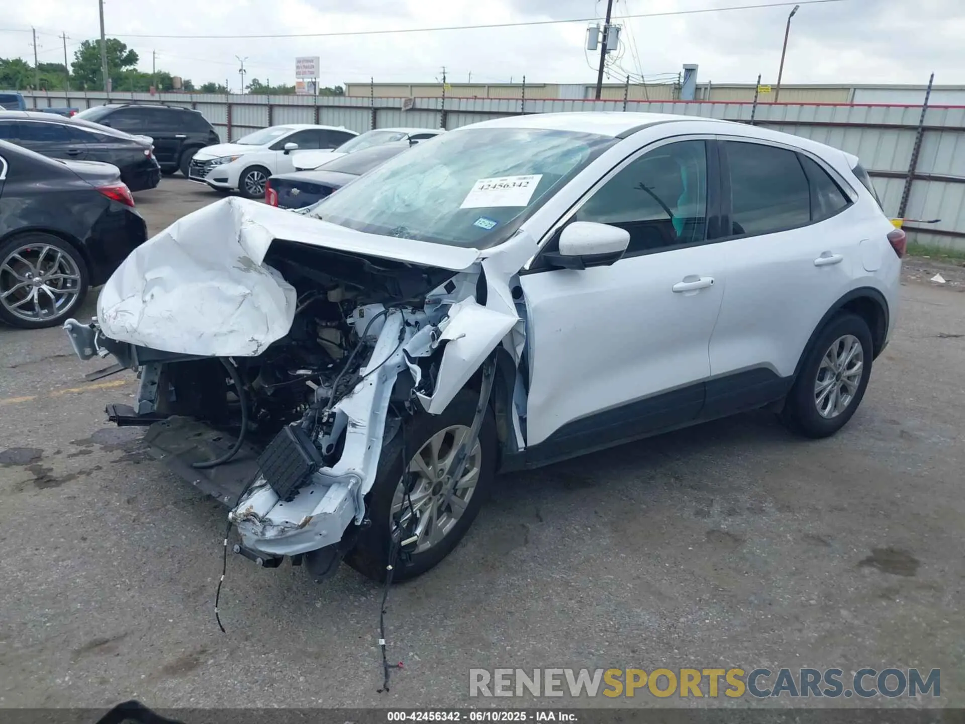 2 Photograph of a damaged car 1FMCU0GN0RUA50563 FORD ESCAPE 2024