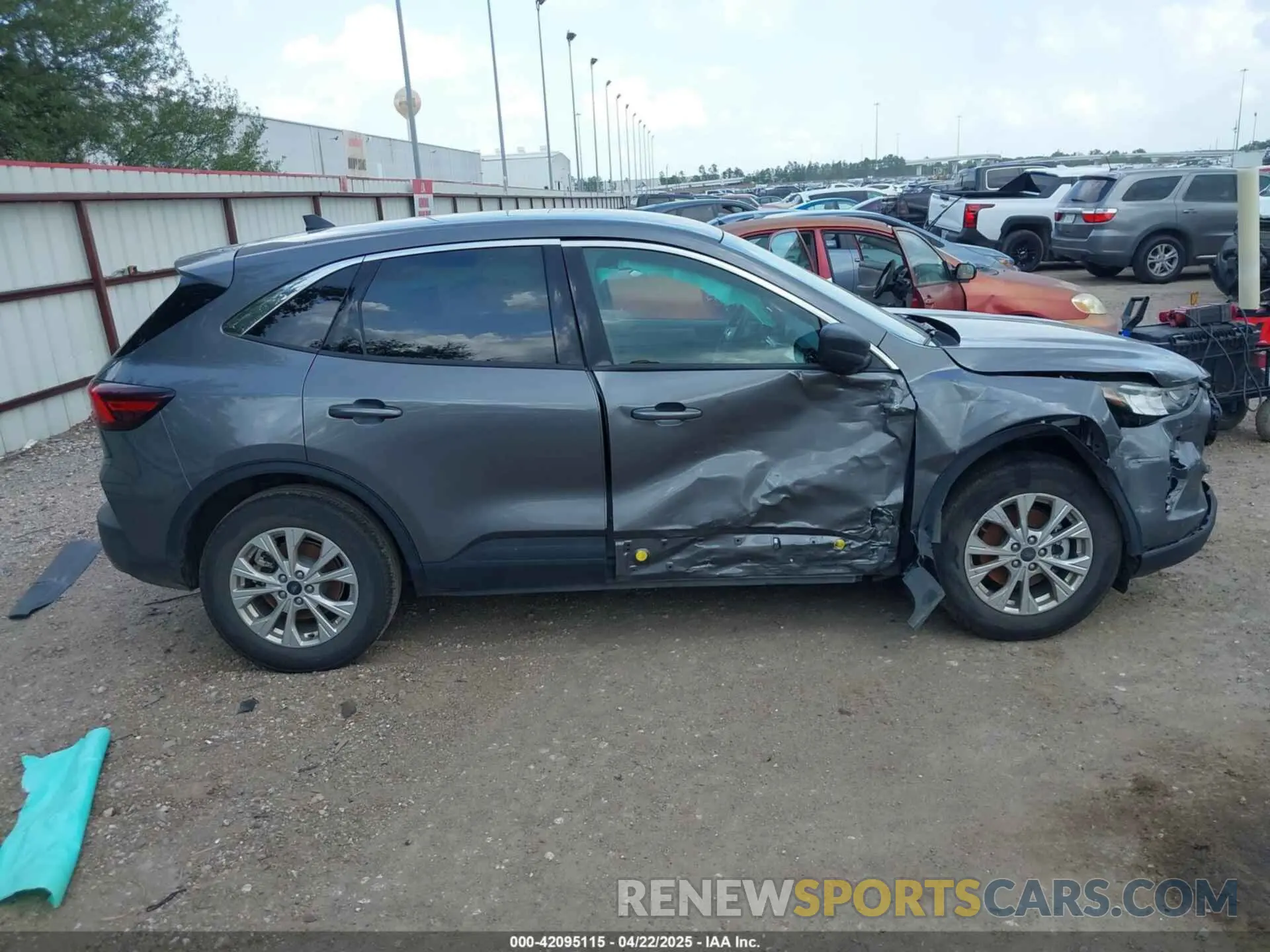 13 Photograph of a damaged car 1FMCU0GN0RUA97060 FORD ESCAPE 2024