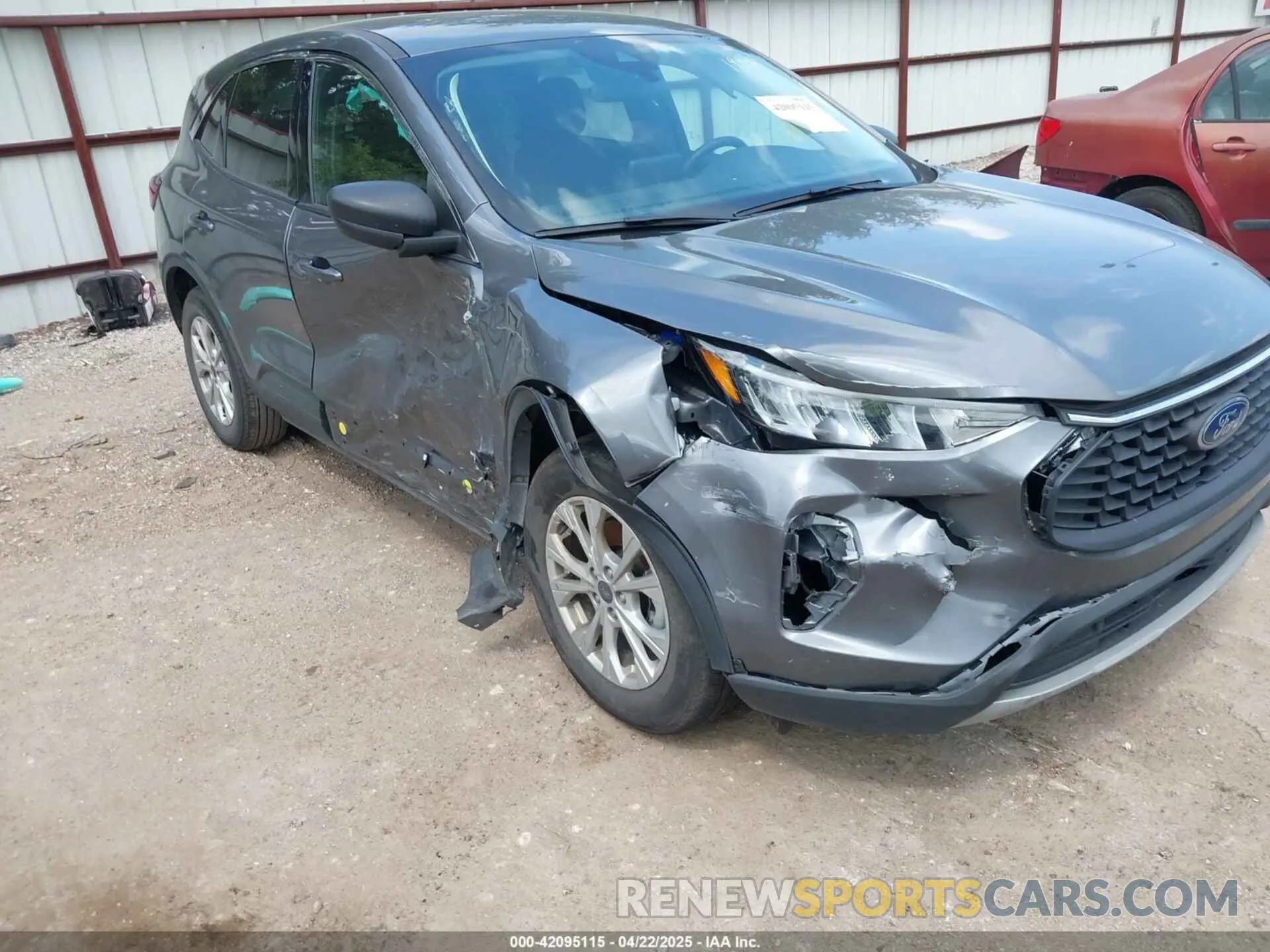 6 Photograph of a damaged car 1FMCU0GN0RUA97060 FORD ESCAPE 2024
