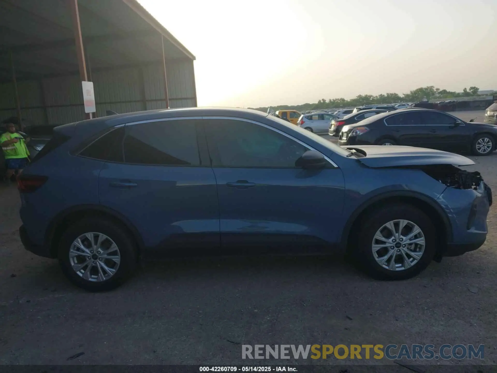 13 Photograph of a damaged car 1FMCU0GN1RUA38664 FORD ESCAPE 2024