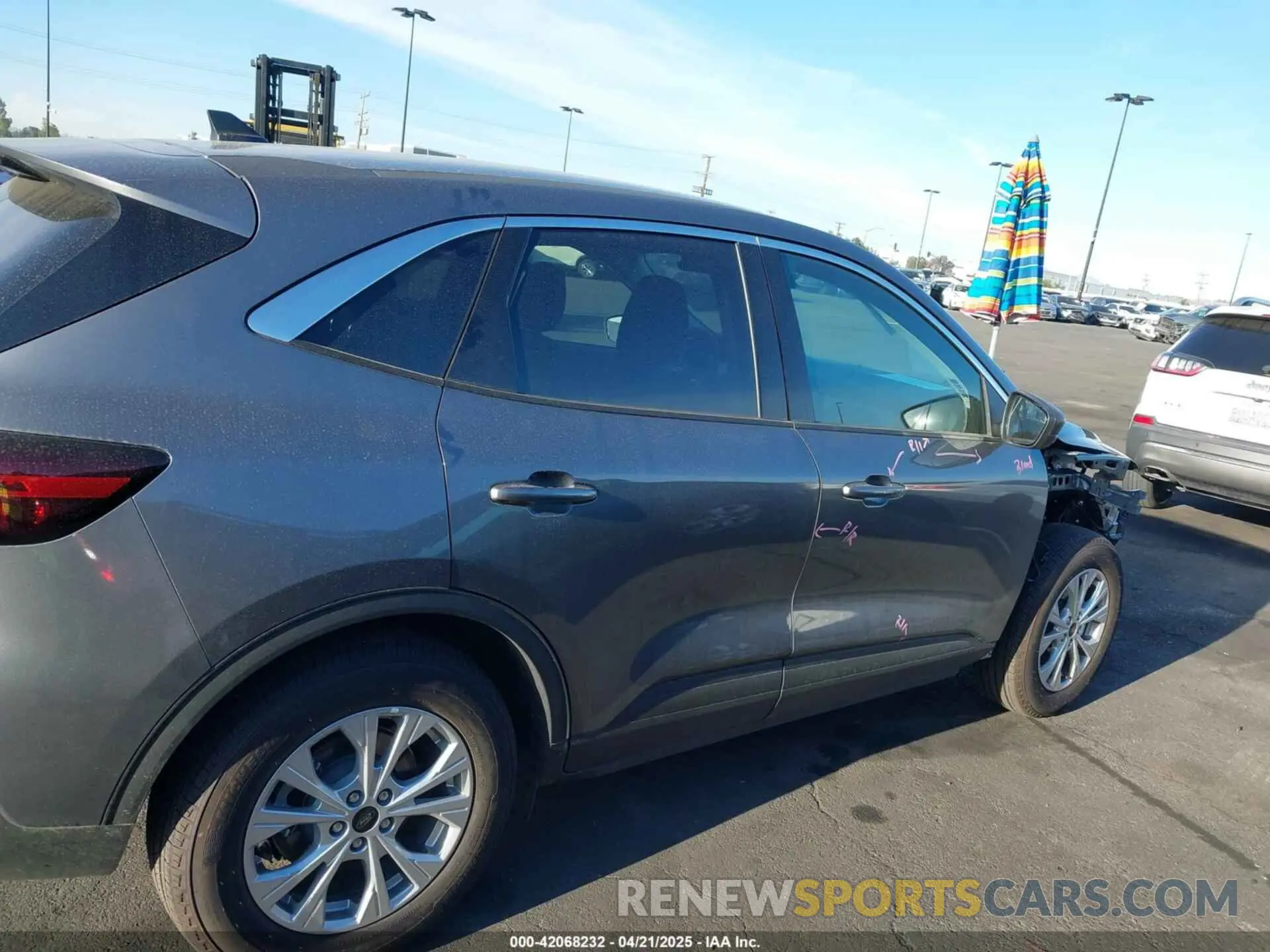 14 Photograph of a damaged car 1FMCU0GN1RUB03237 FORD ESCAPE 2024