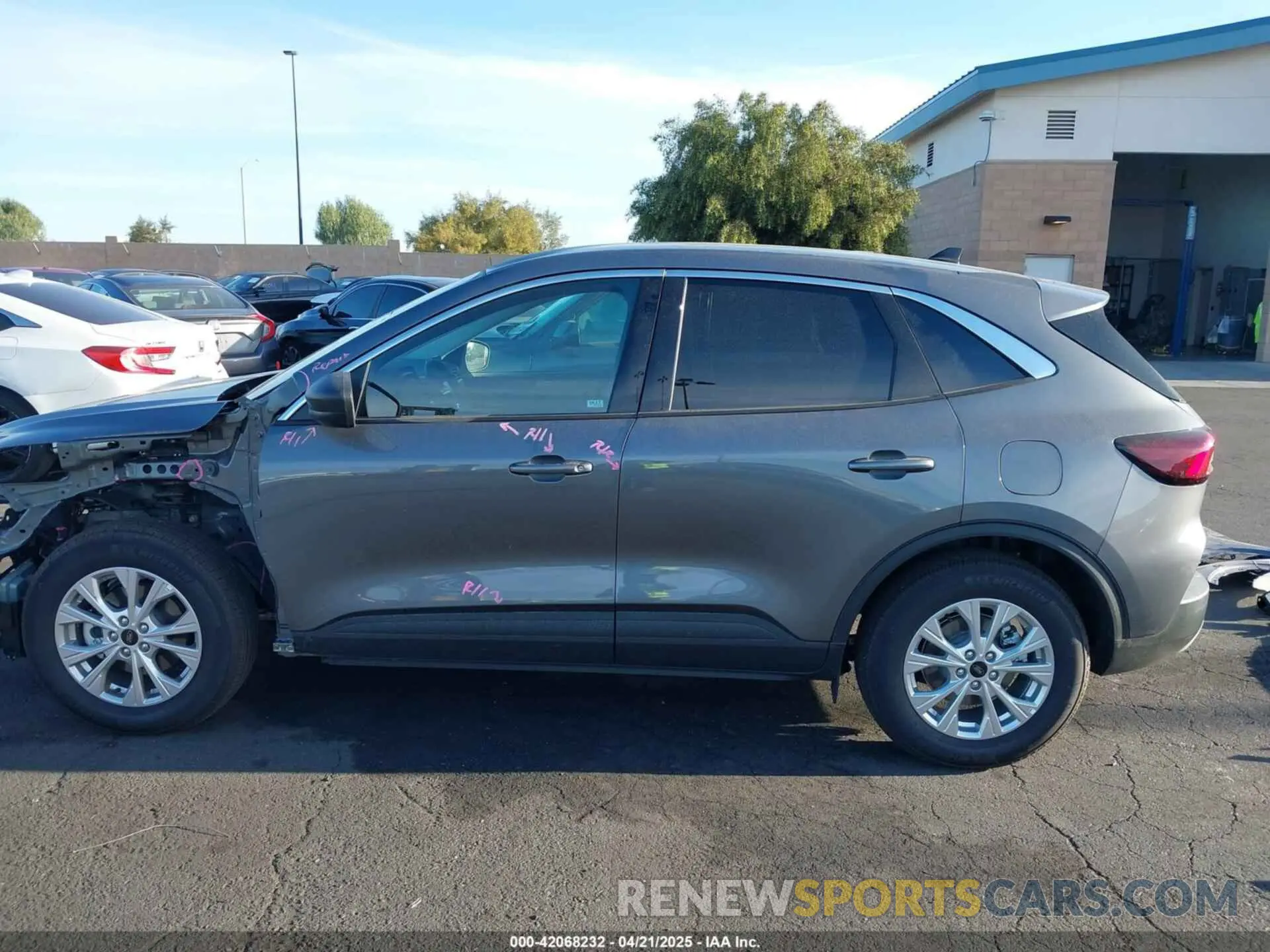 15 Photograph of a damaged car 1FMCU0GN1RUB03237 FORD ESCAPE 2024