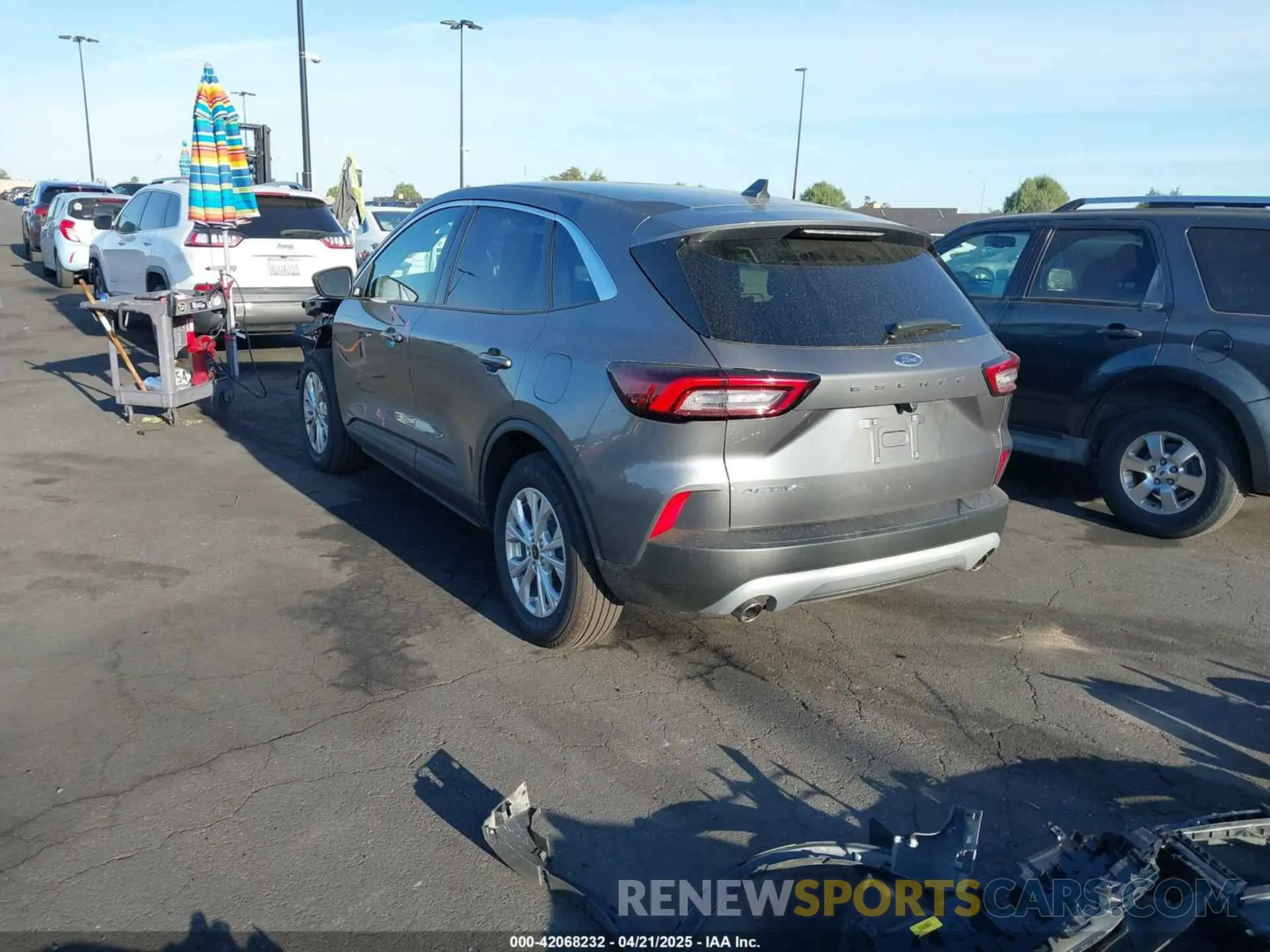 3 Photograph of a damaged car 1FMCU0GN1RUB03237 FORD ESCAPE 2024