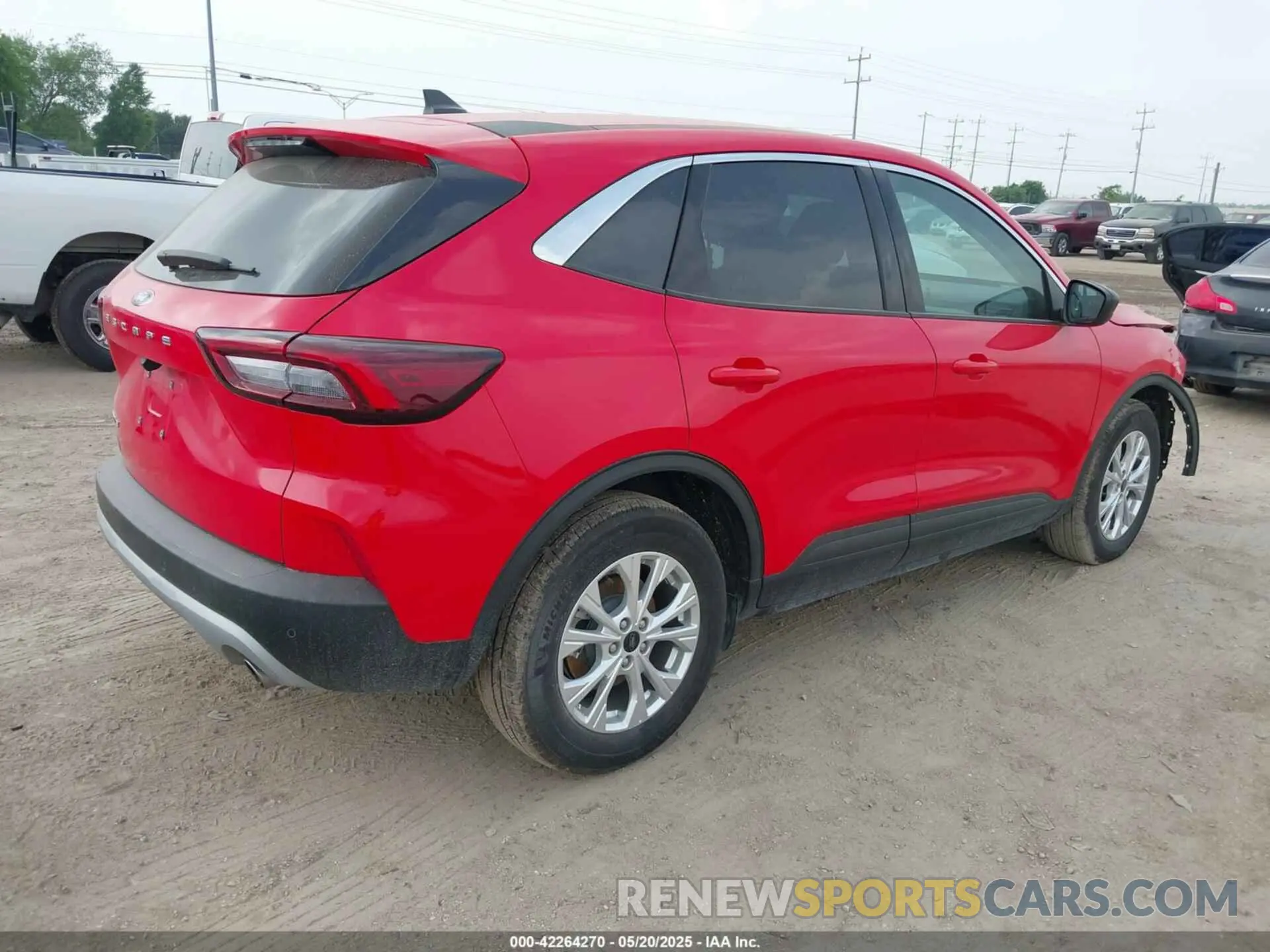 4 Photograph of a damaged car 1FMCU0GN1RUB36142 FORD ESCAPE 2024