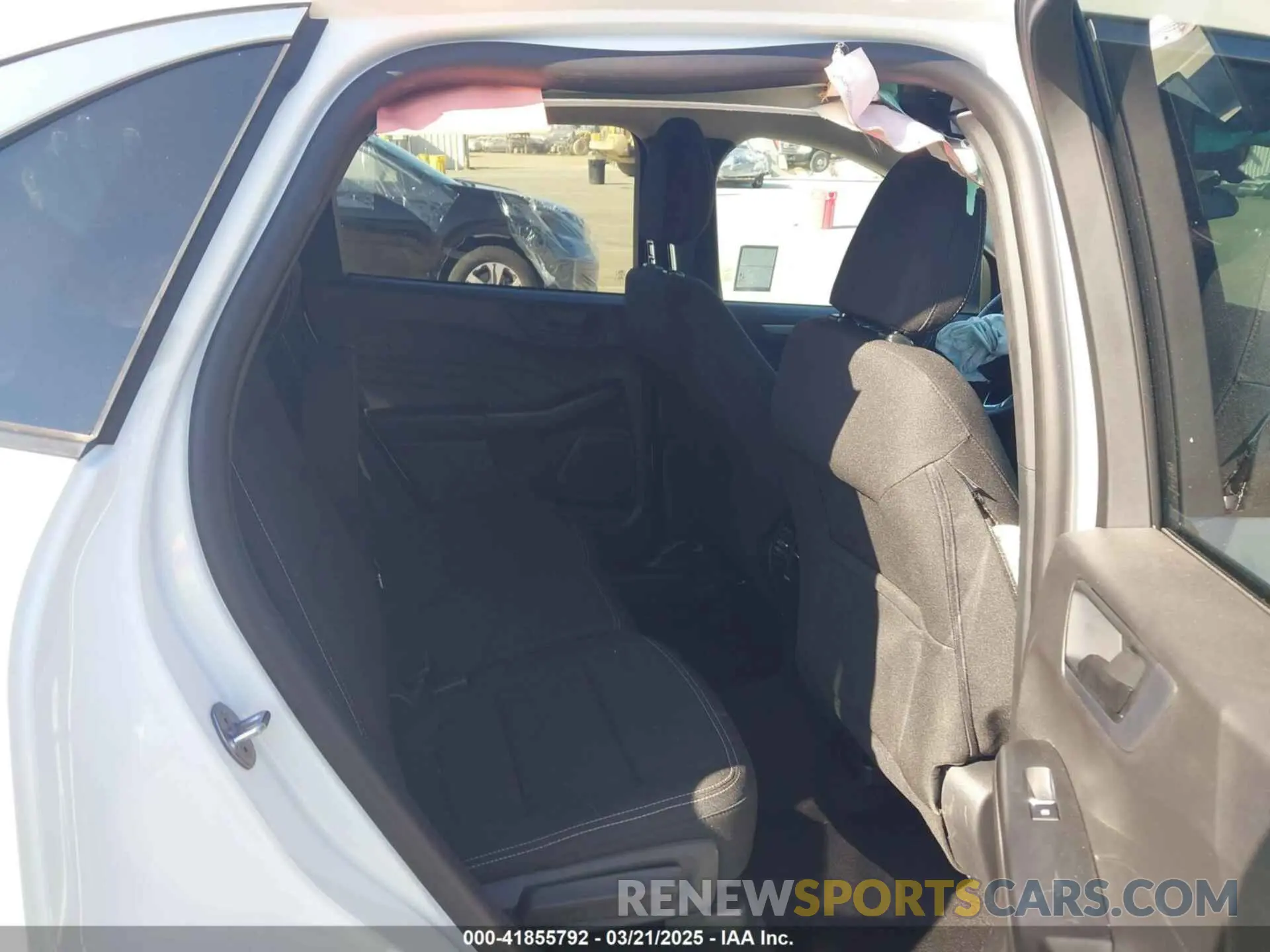 8 Photograph of a damaged car 1FMCU0GN2RUA99697 FORD ESCAPE 2024