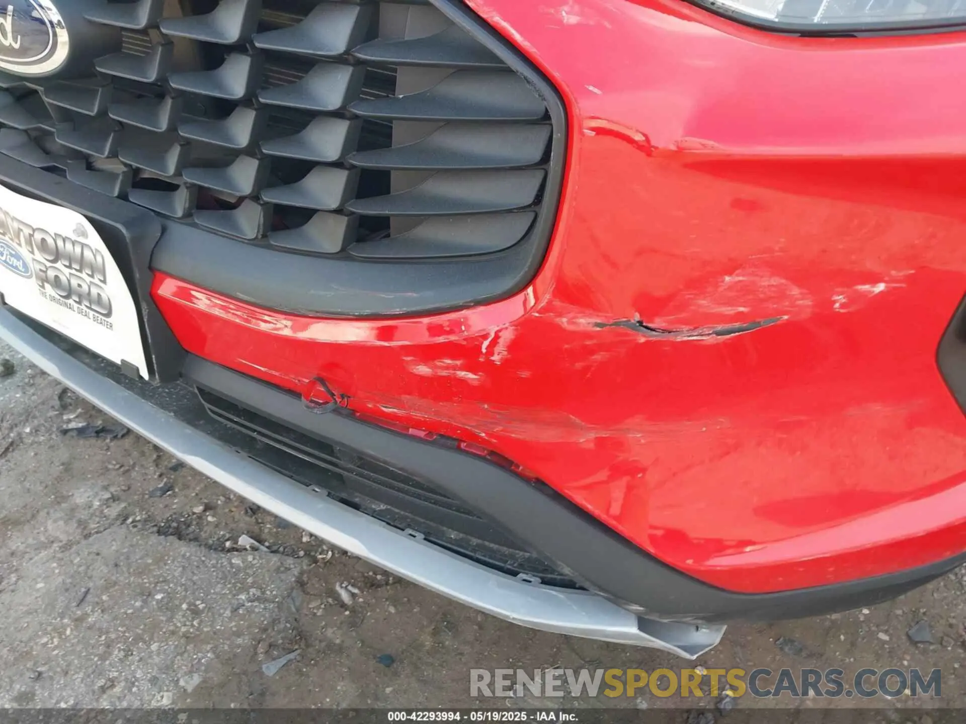 6 Photograph of a damaged car 1FMCU0GN2RUB11900 FORD ESCAPE 2024