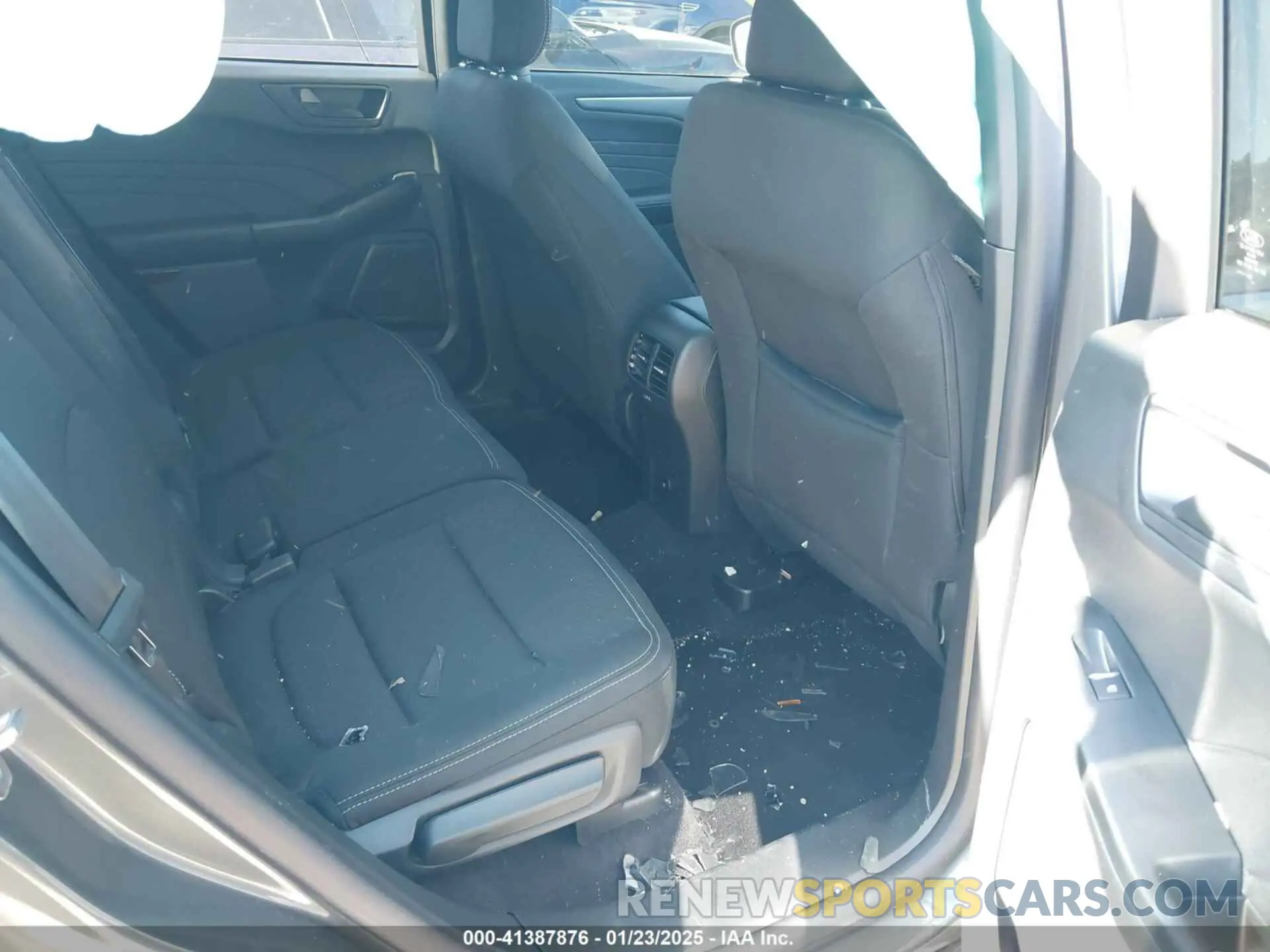 8 Photograph of a damaged car 1FMCU0GN2RUB31208 FORD ESCAPE 2024