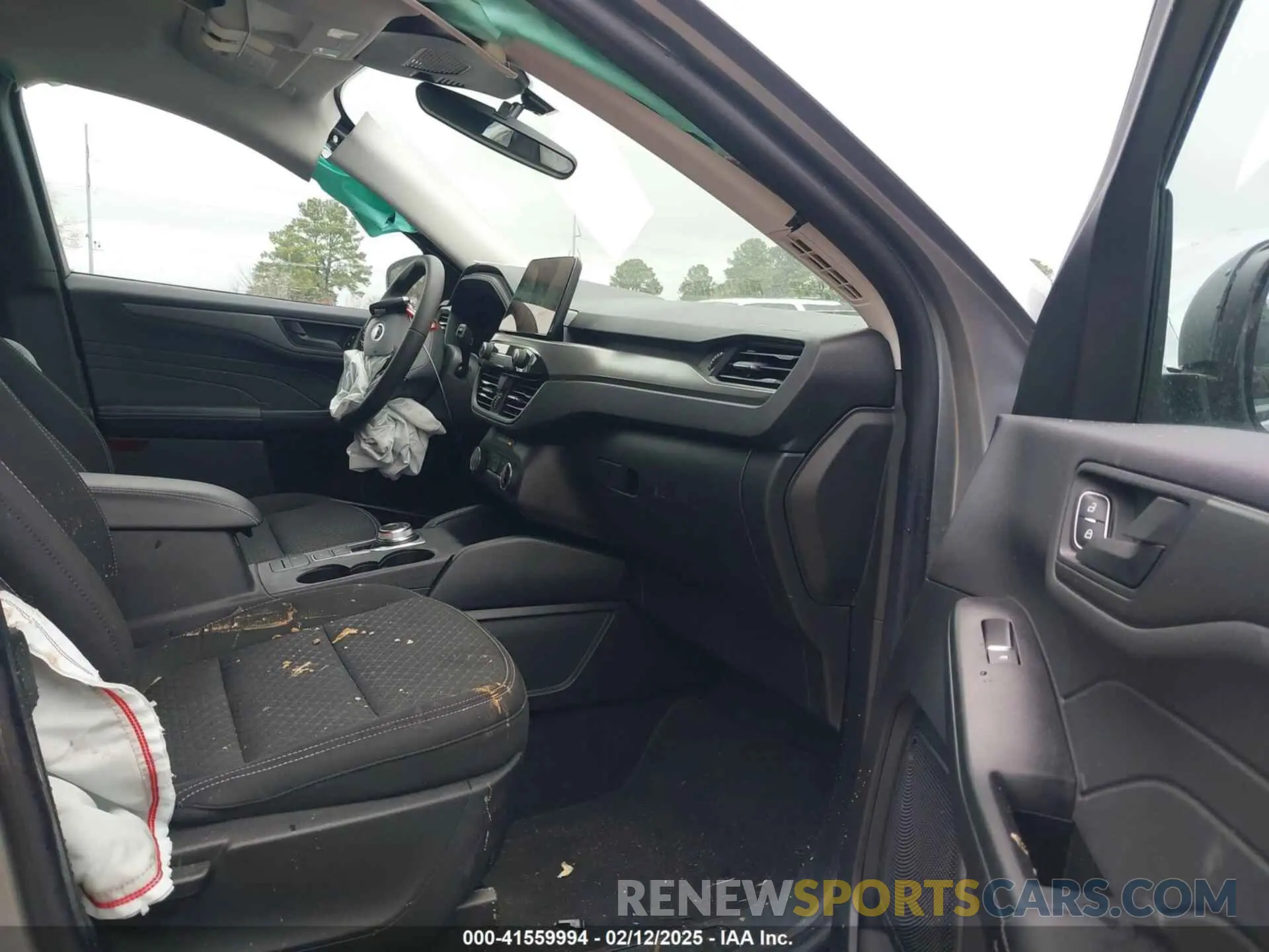 5 Photograph of a damaged car 1FMCU0GN2RUB44458 FORD ESCAPE 2024