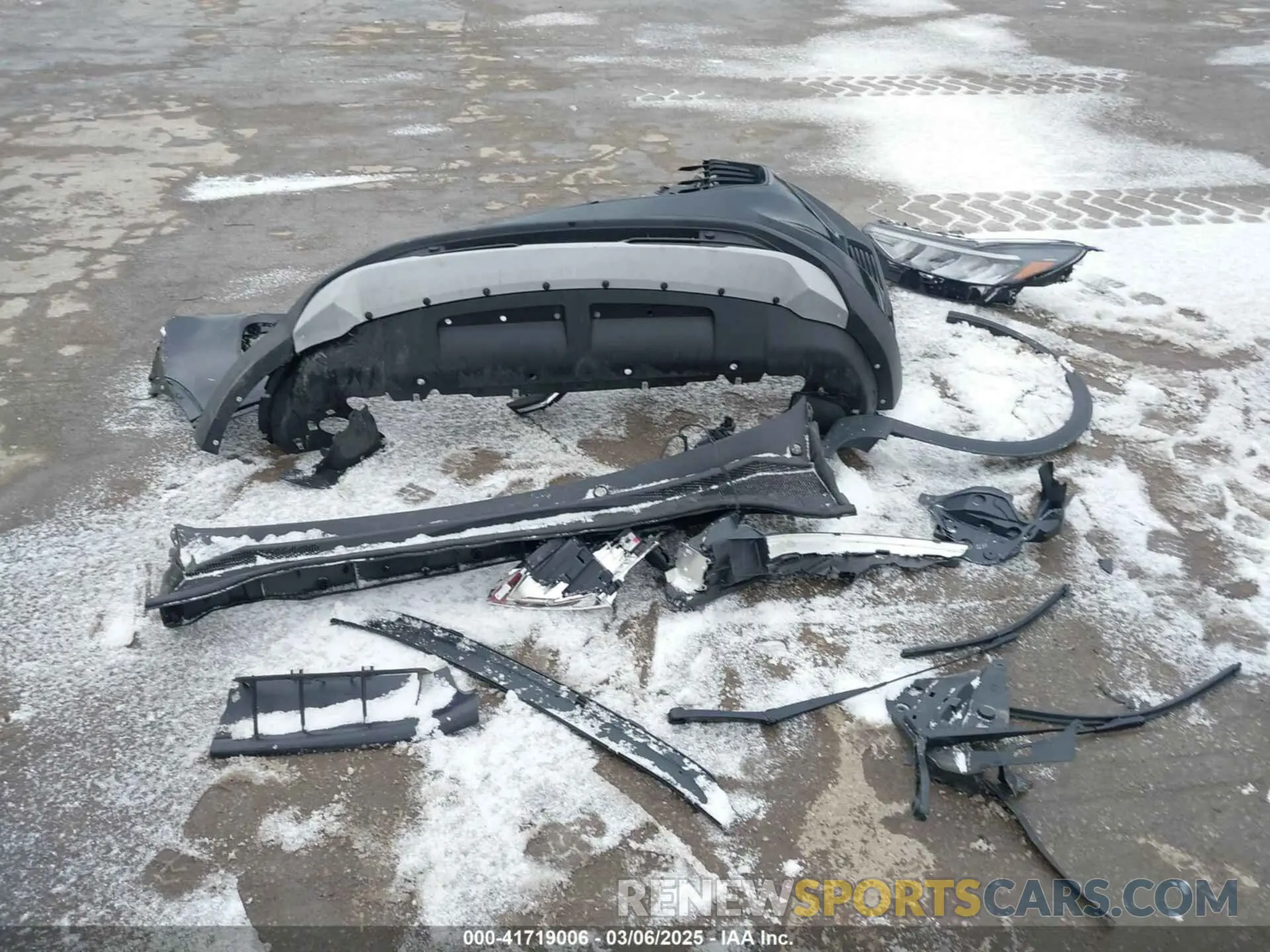 12 Photograph of a damaged car 1FMCU0GN3RUA67860 FORD ESCAPE 2024