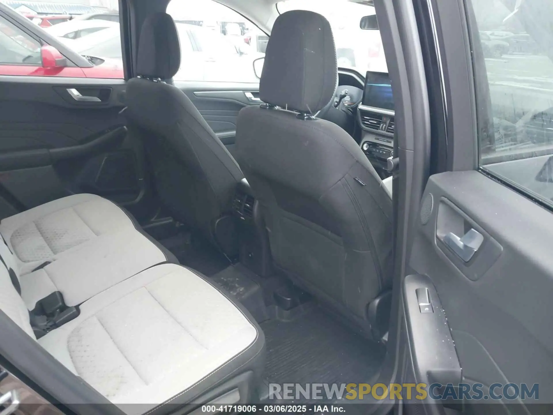 8 Photograph of a damaged car 1FMCU0GN3RUA67860 FORD ESCAPE 2024