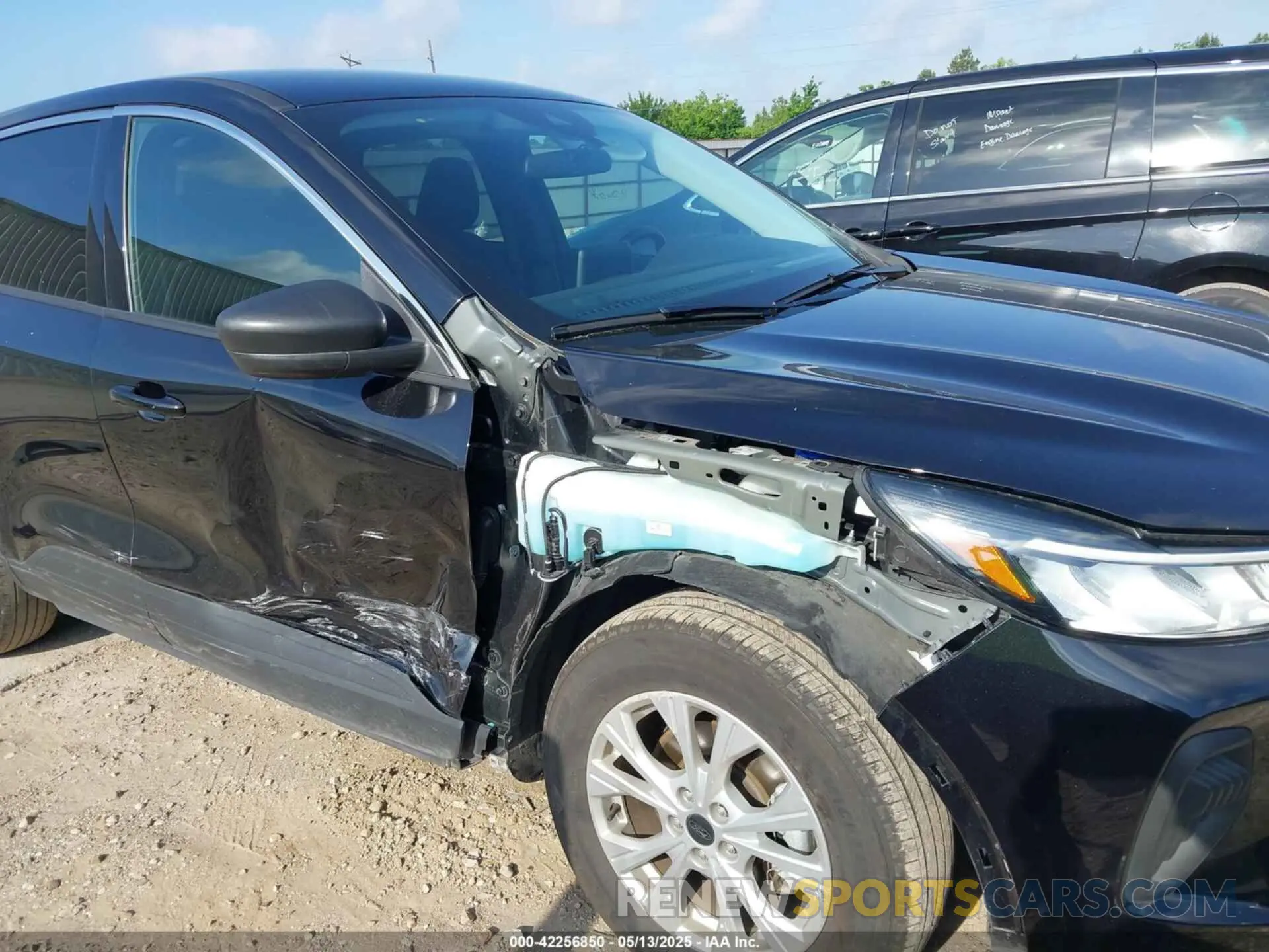 6 Photograph of a damaged car 1FMCU0GN4RUA05108 FORD ESCAPE 2024