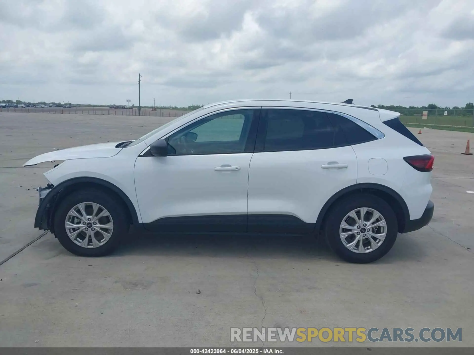 14 Photograph of a damaged car 1FMCU0GN4RUA36049 FORD ESCAPE 2024