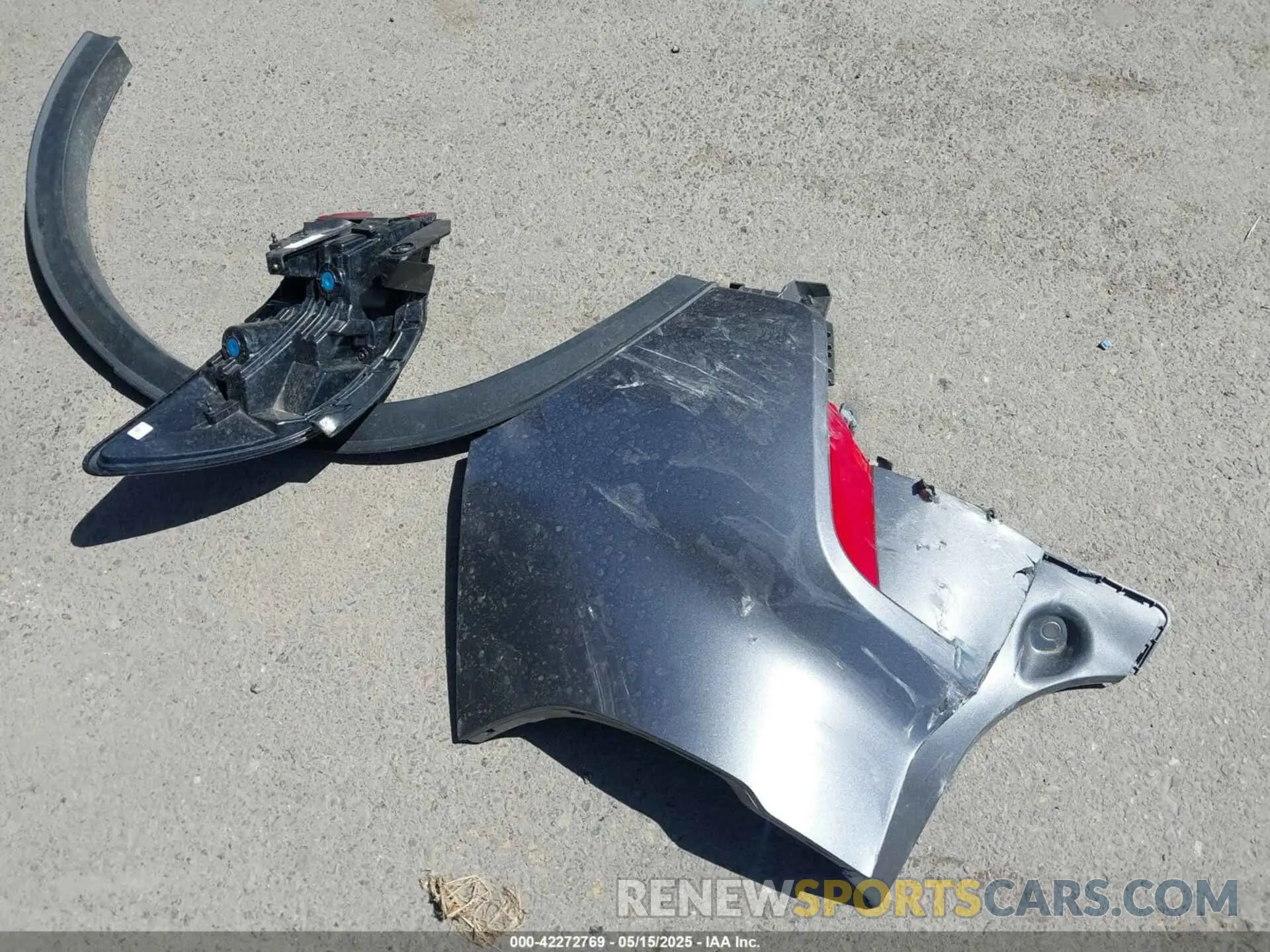 12 Photograph of a damaged car 1FMCU0GN4RUA38772 FORD ESCAPE 2024