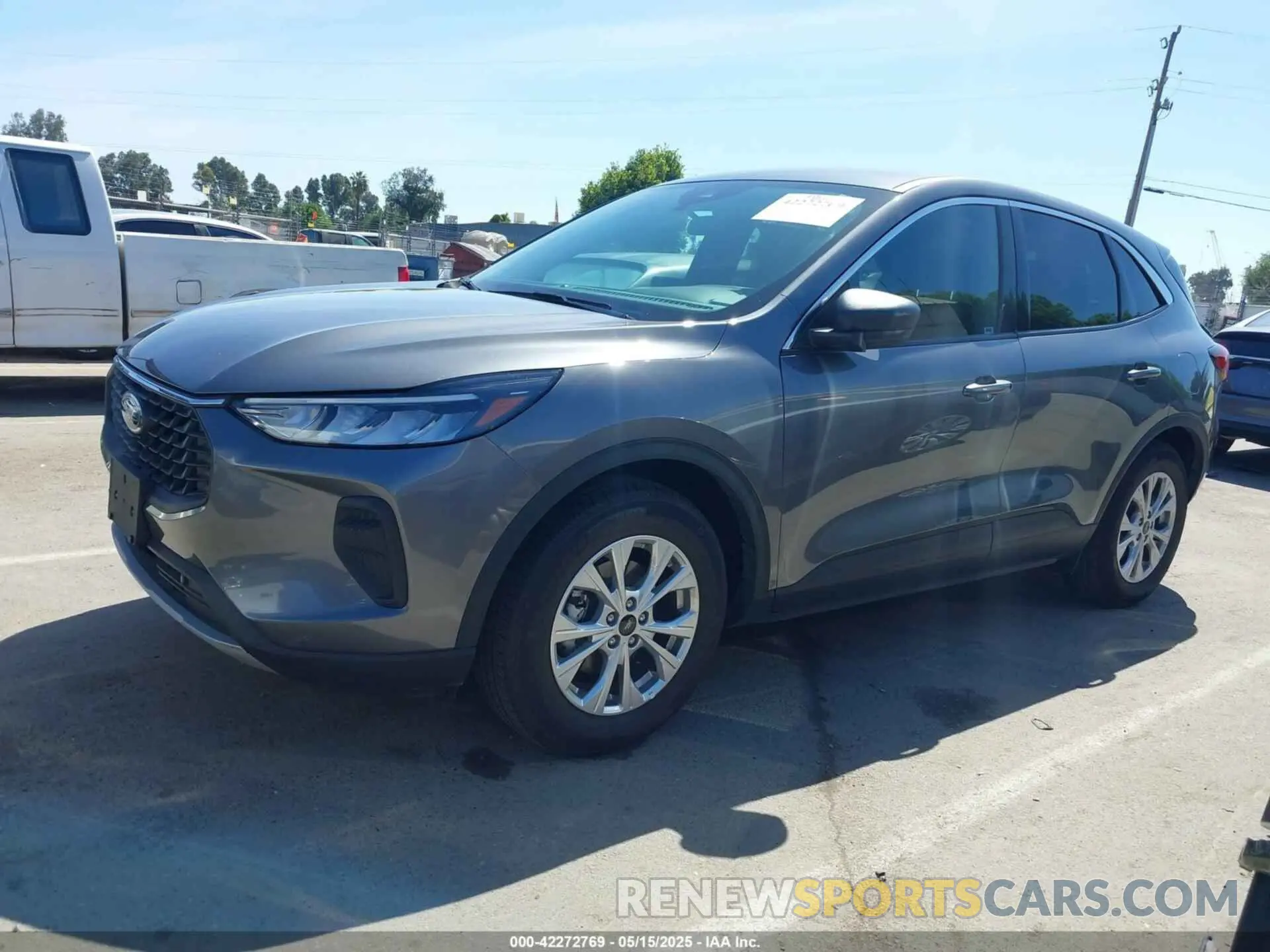 15 Photograph of a damaged car 1FMCU0GN4RUA38772 FORD ESCAPE 2024