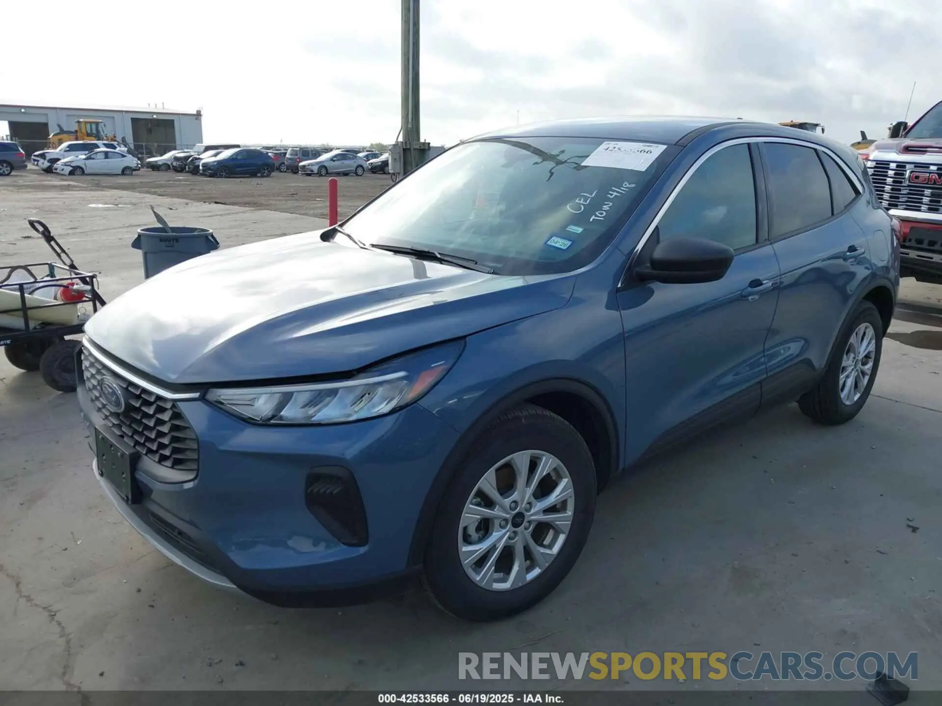 2 Photograph of a damaged car 1FMCU0GN4RUA92668 FORD ESCAPE 2024