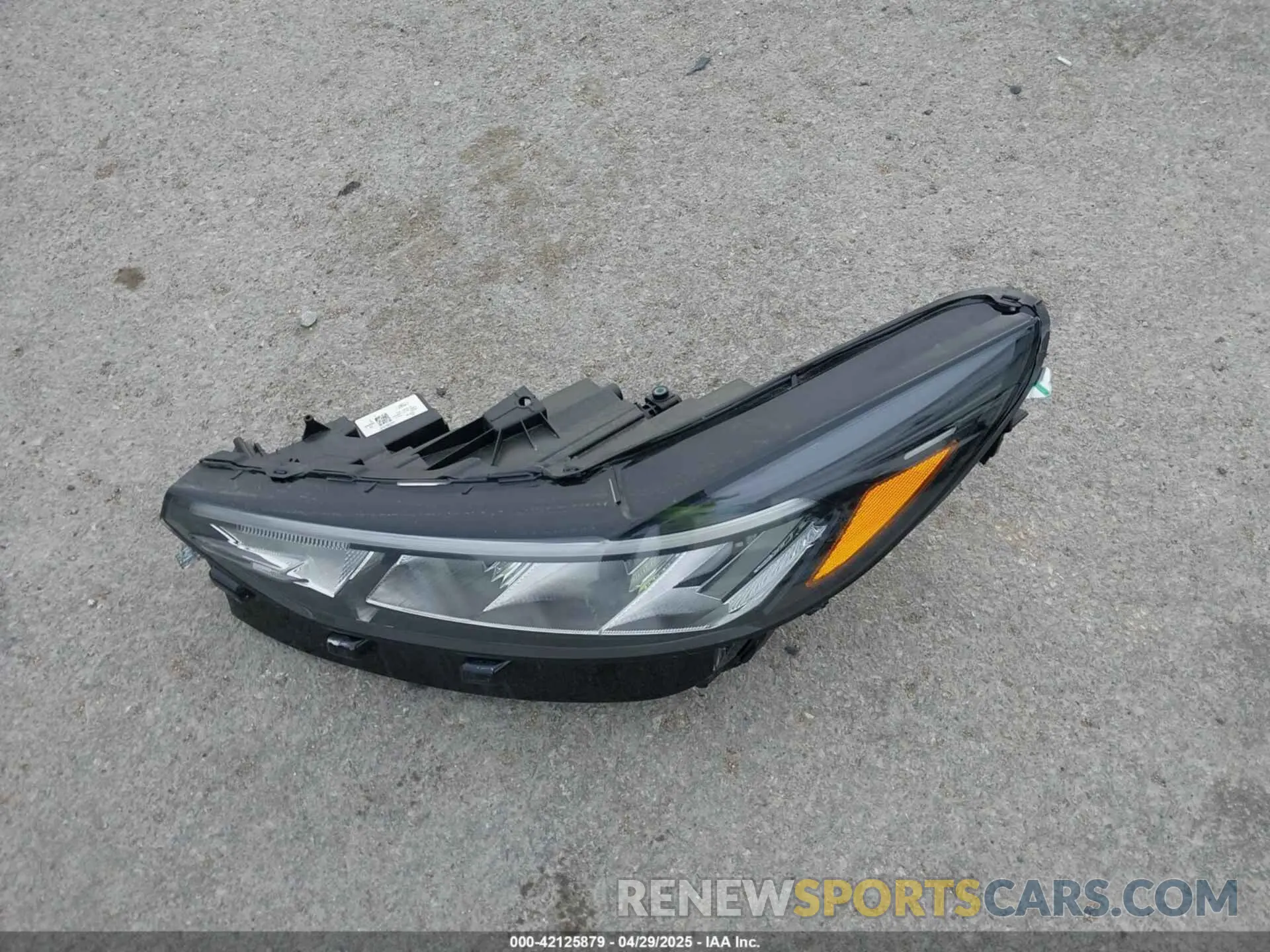 11 Photograph of a damaged car 1FMCU0GN4RUB47586 FORD ESCAPE 2024