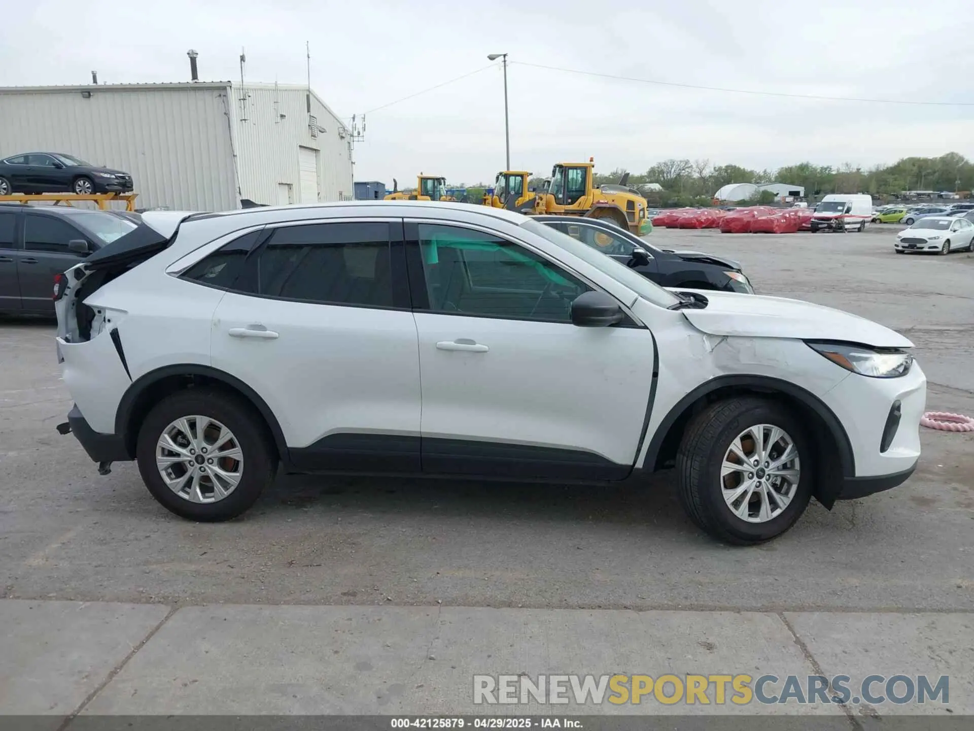 13 Photograph of a damaged car 1FMCU0GN4RUB47586 FORD ESCAPE 2024