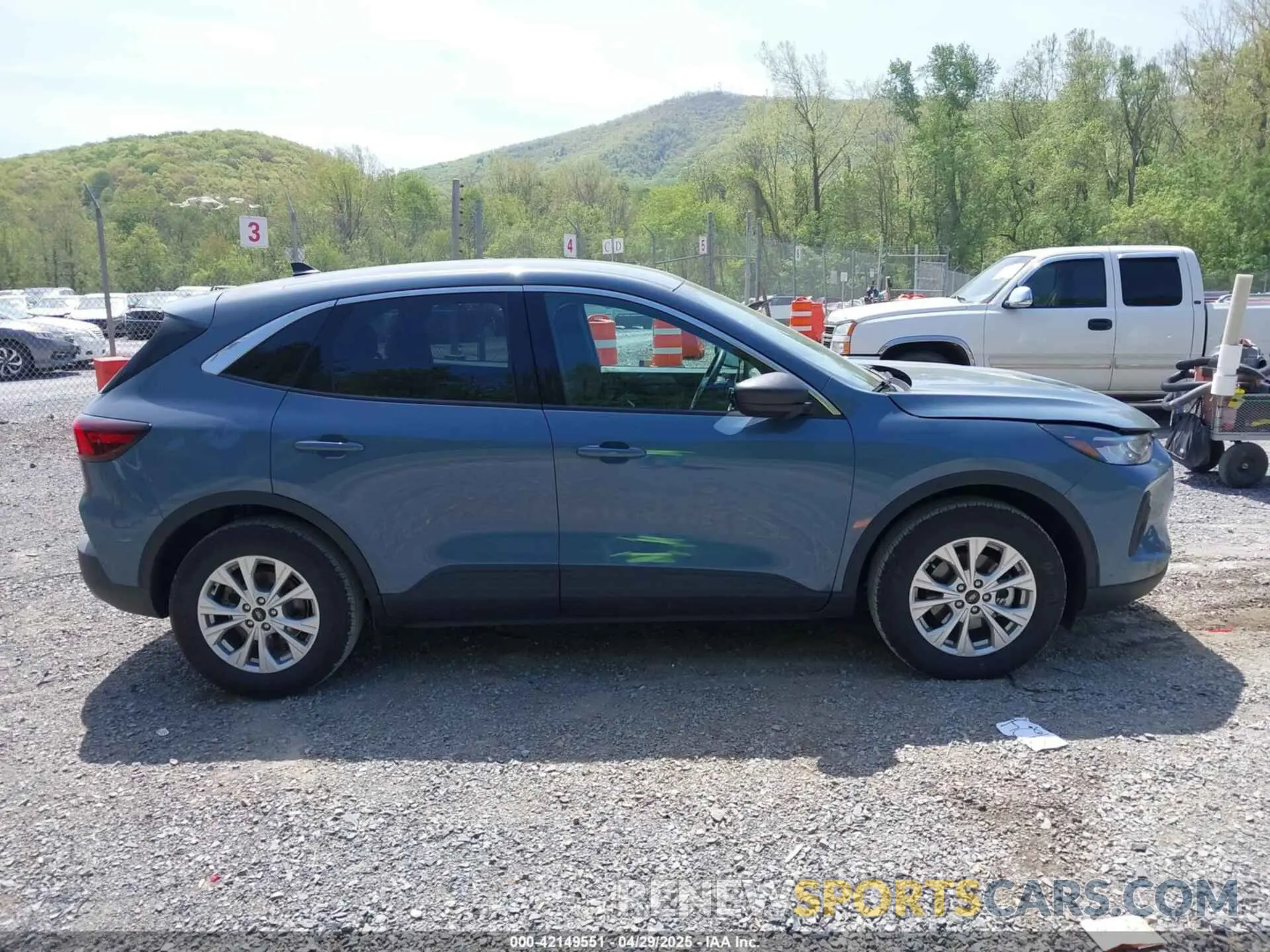 13 Photograph of a damaged car 1FMCU0GN5RUA60148 FORD ESCAPE 2024