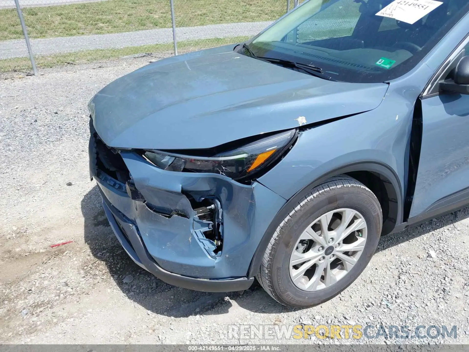 18 Photograph of a damaged car 1FMCU0GN5RUA60148 FORD ESCAPE 2024