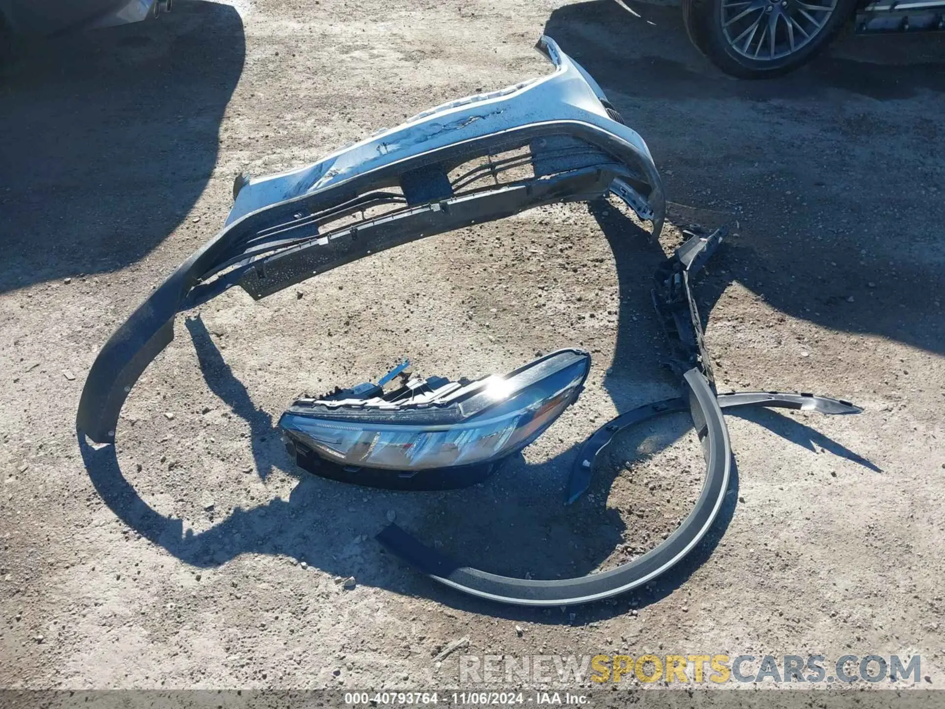 12 Photograph of a damaged car 1FMCU0GN5RUA64166 FORD ESCAPE 2024