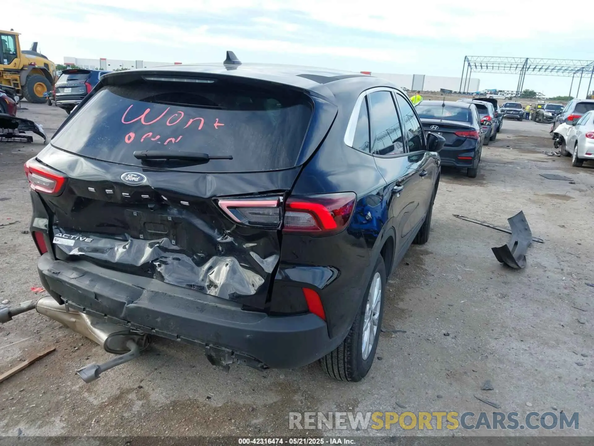 4 Photograph of a damaged car 1FMCU0GN5RUA91948 FORD ESCAPE 2024