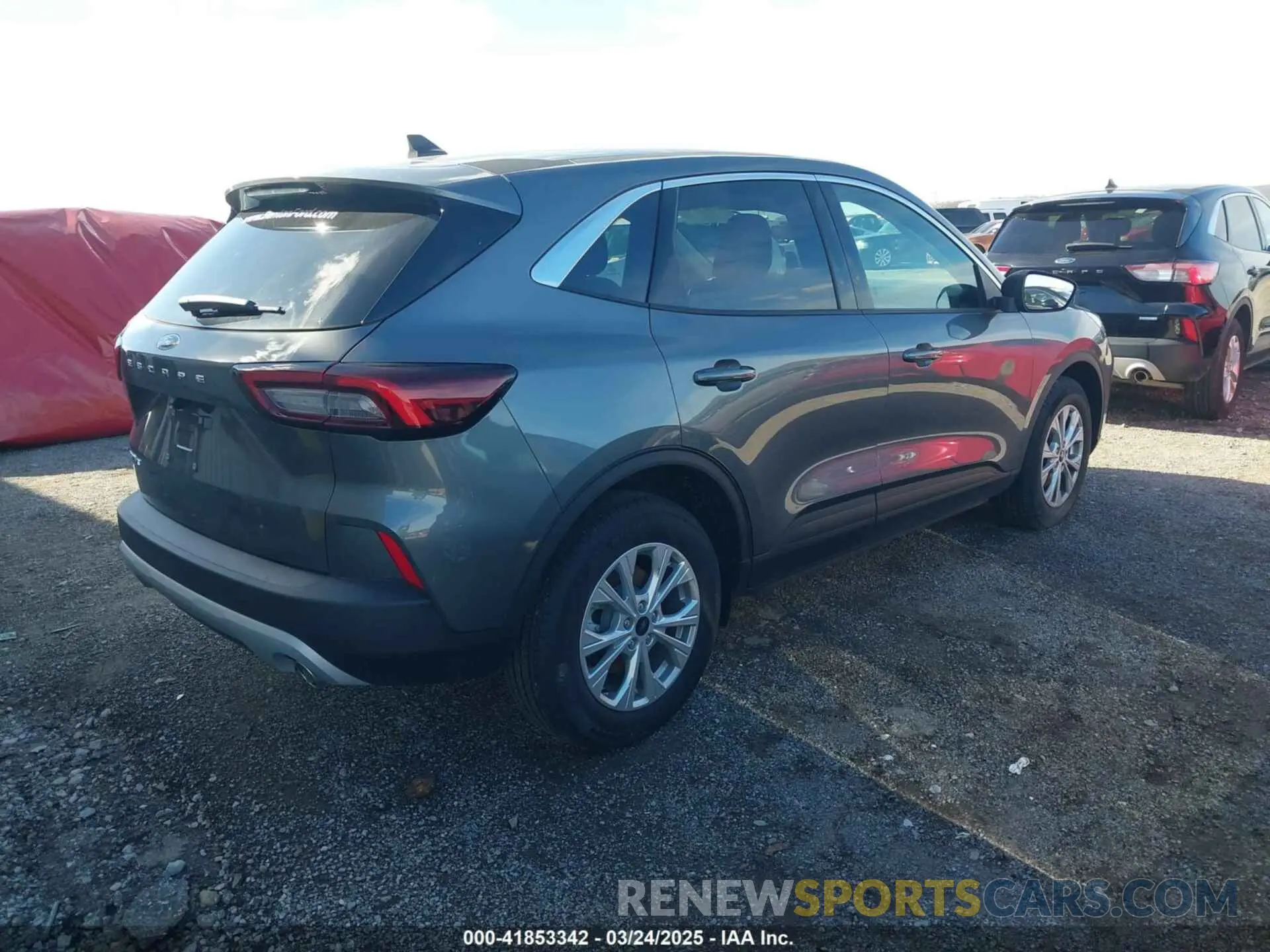 4 Photograph of a damaged car 1FMCU0GN5RUB06271 FORD ESCAPE 2024