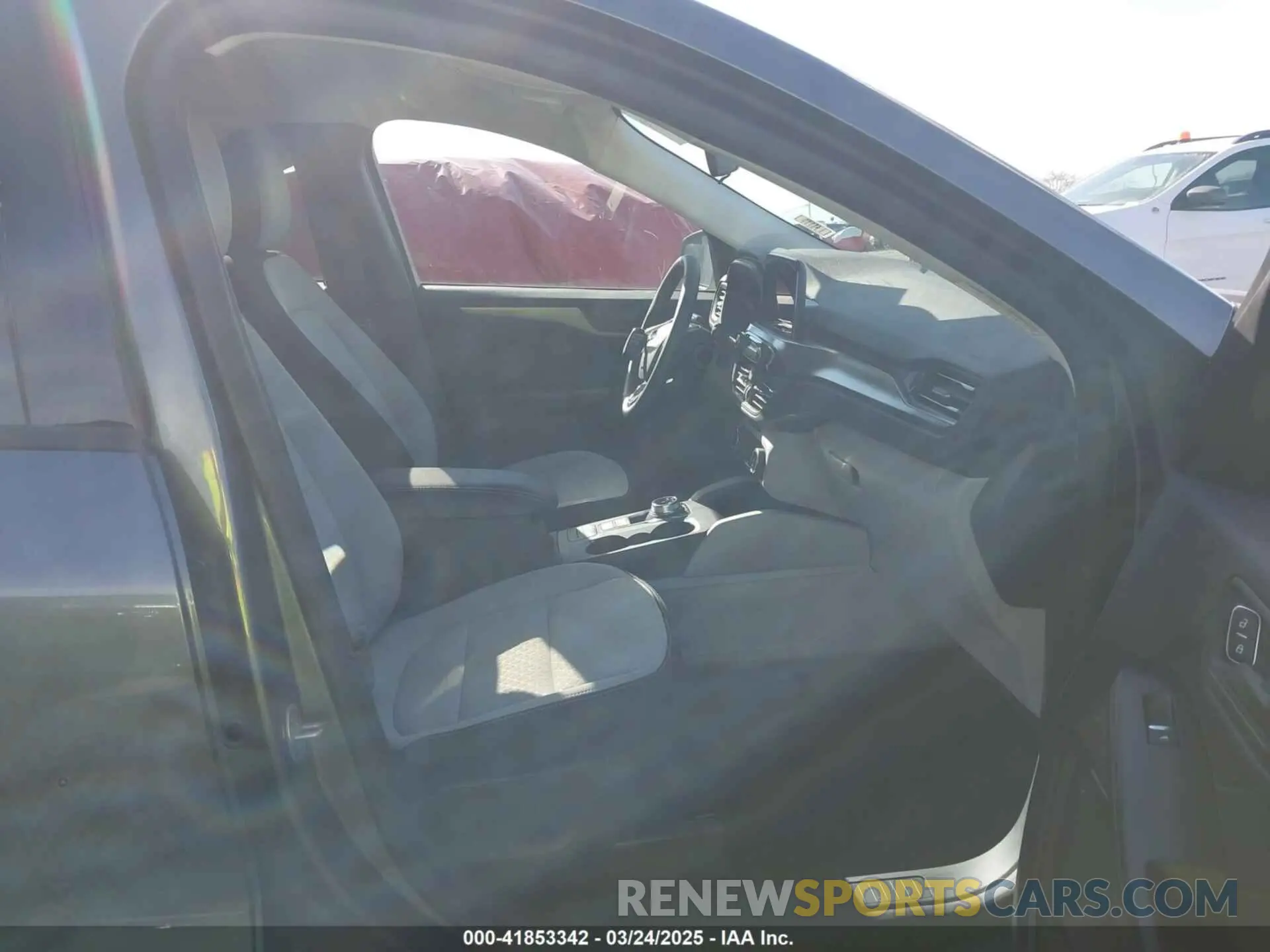 5 Photograph of a damaged car 1FMCU0GN5RUB06271 FORD ESCAPE 2024