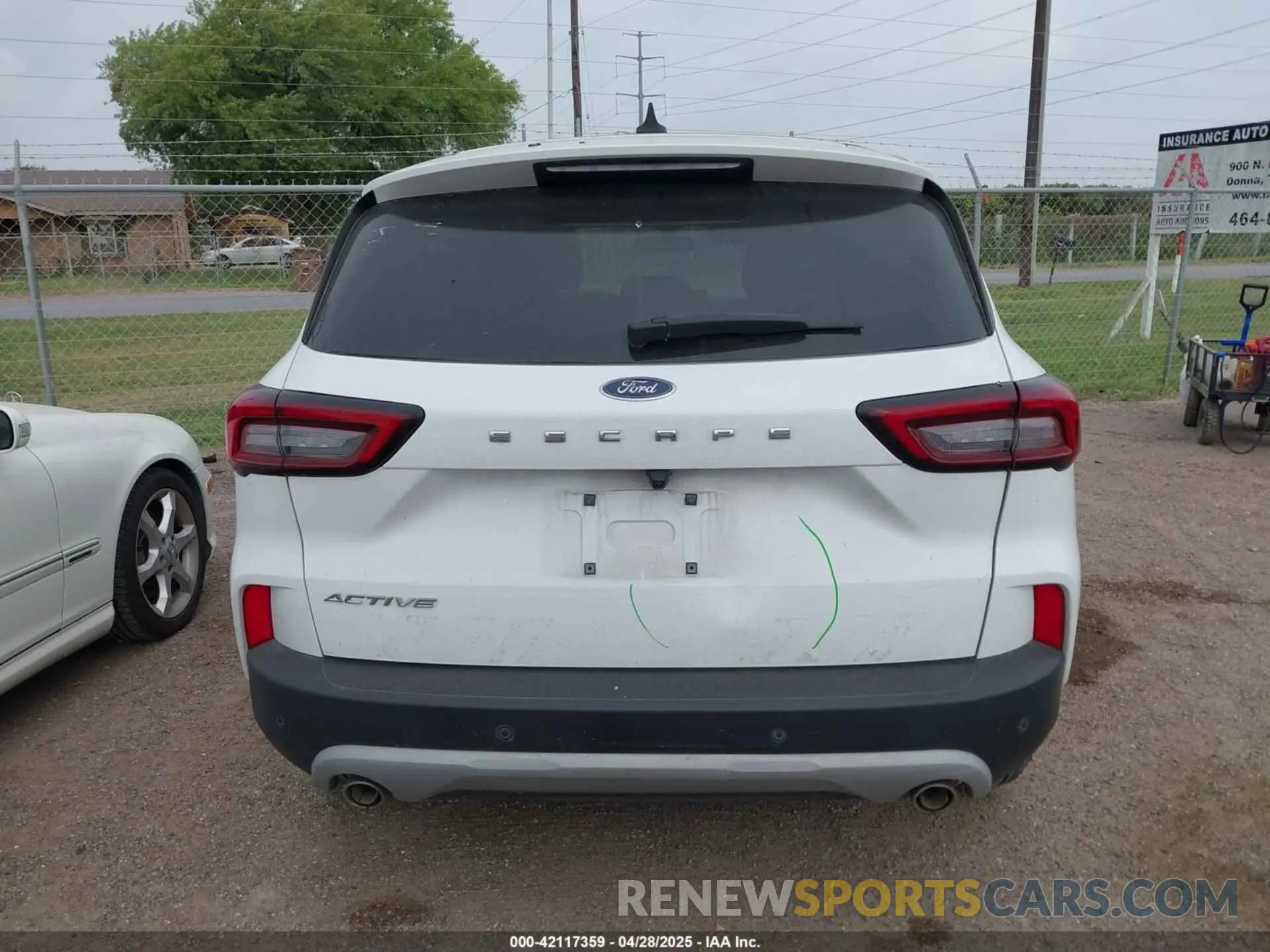 16 Photograph of a damaged car 1FMCU0GN6RUA21360 FORD ESCAPE 2024