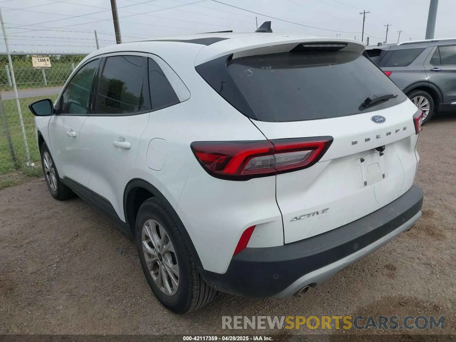 3 Photograph of a damaged car 1FMCU0GN6RUA21360 FORD ESCAPE 2024