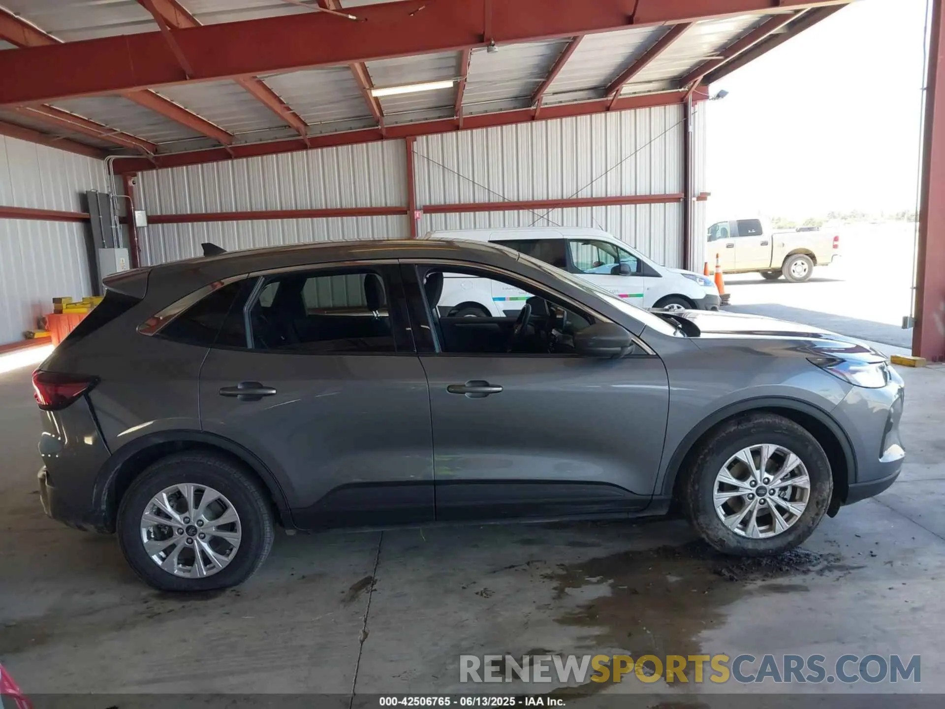 12 Photograph of a damaged car 1FMCU0GN6RUA90033 FORD ESCAPE 2024