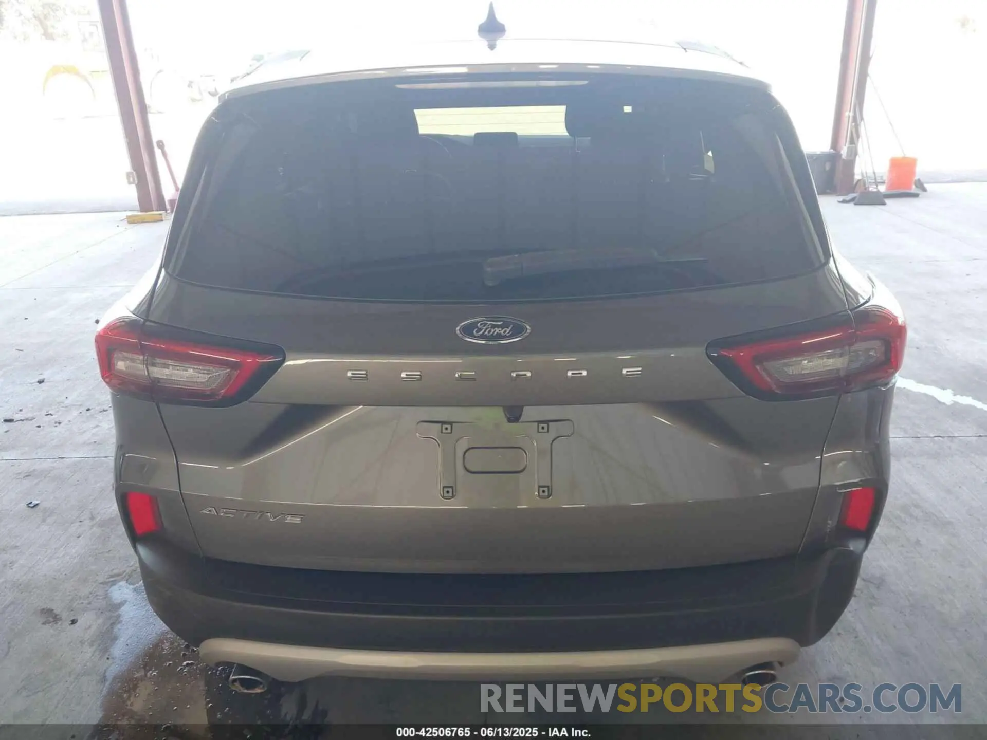 15 Photograph of a damaged car 1FMCU0GN6RUA90033 FORD ESCAPE 2024