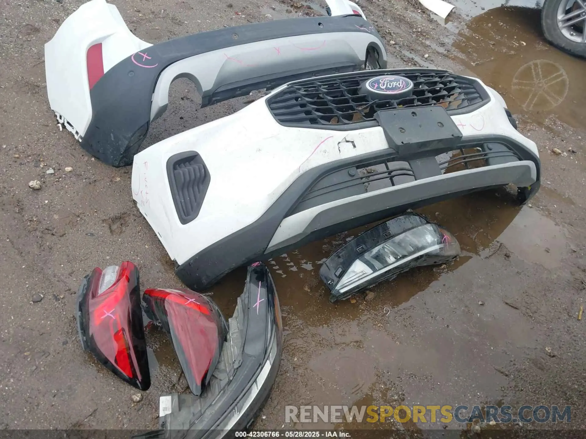 12 Photograph of a damaged car 1FMCU0GN7RUA13302 FORD ESCAPE 2024