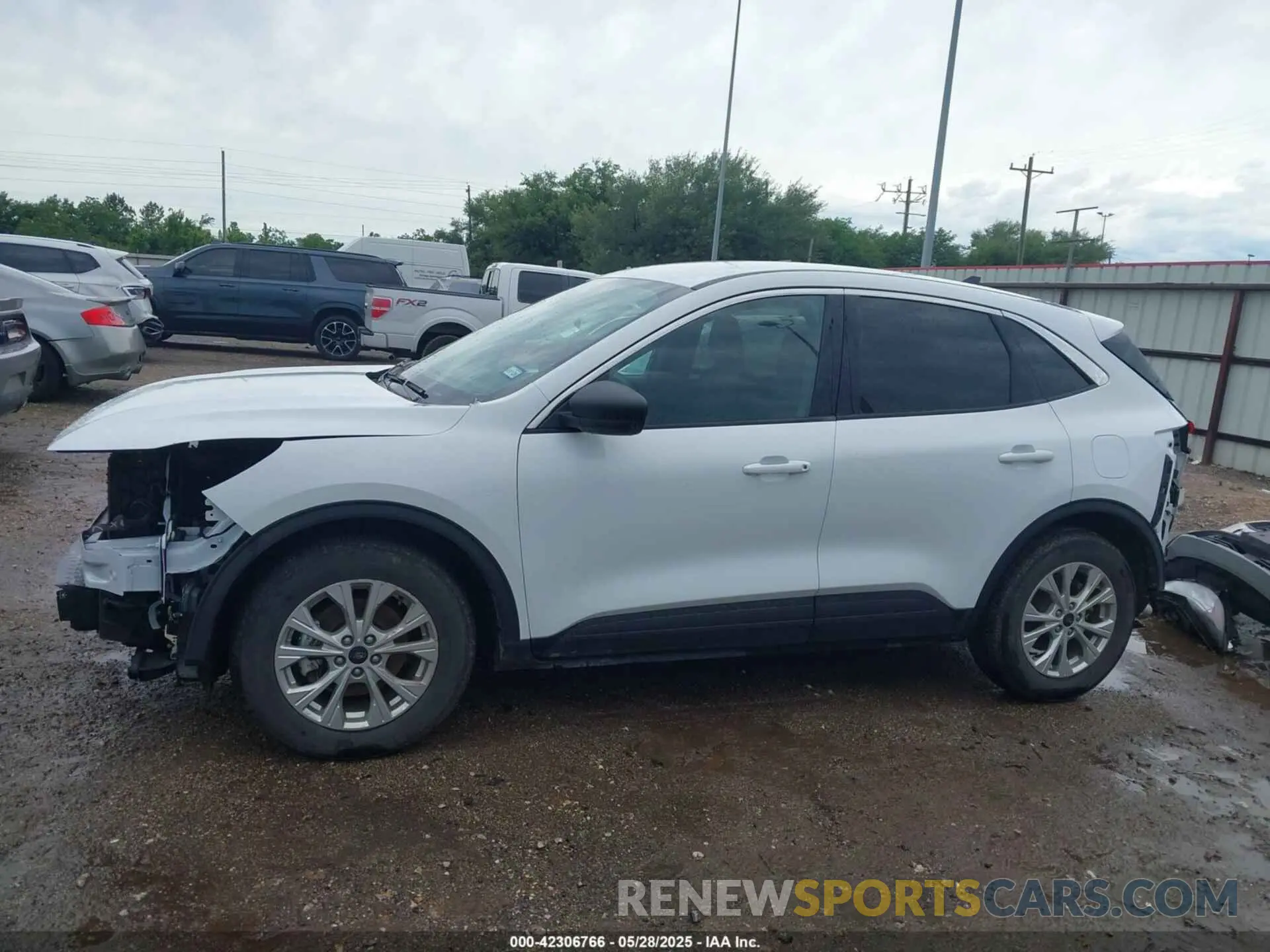 15 Photograph of a damaged car 1FMCU0GN7RUA13302 FORD ESCAPE 2024