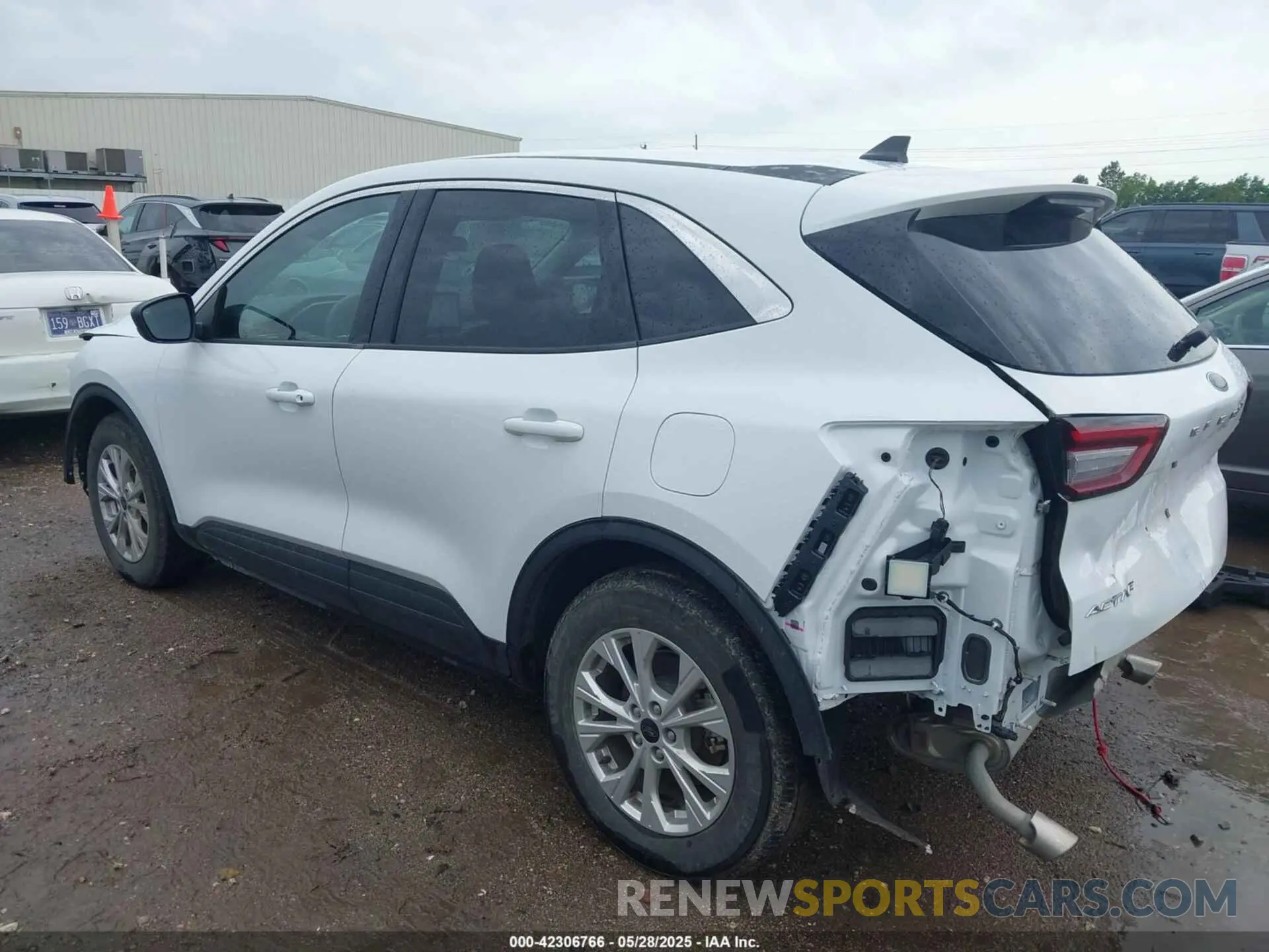 3 Photograph of a damaged car 1FMCU0GN7RUA13302 FORD ESCAPE 2024