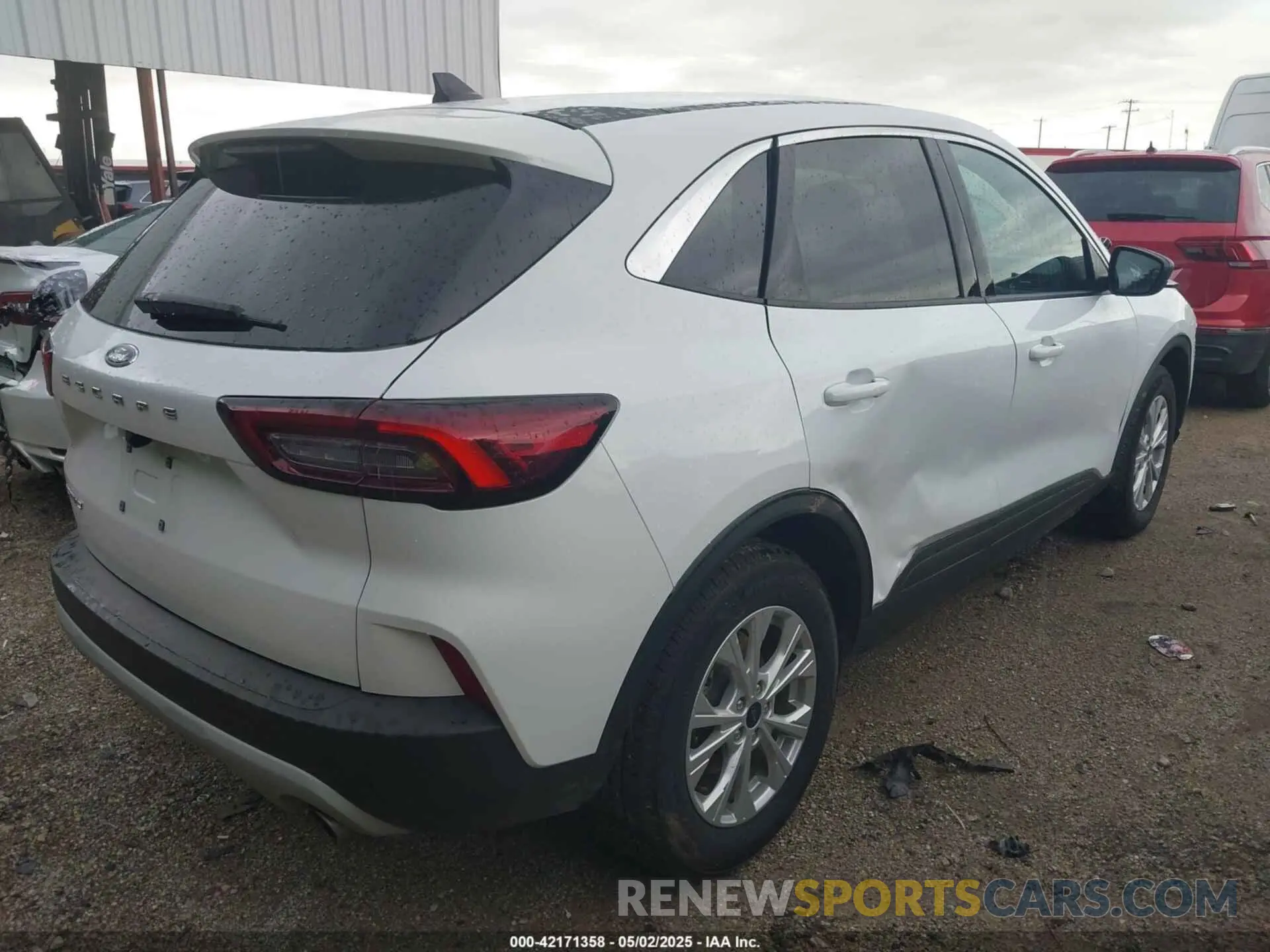 4 Photograph of a damaged car 1FMCU0GN7RUB02402 FORD ESCAPE 2024