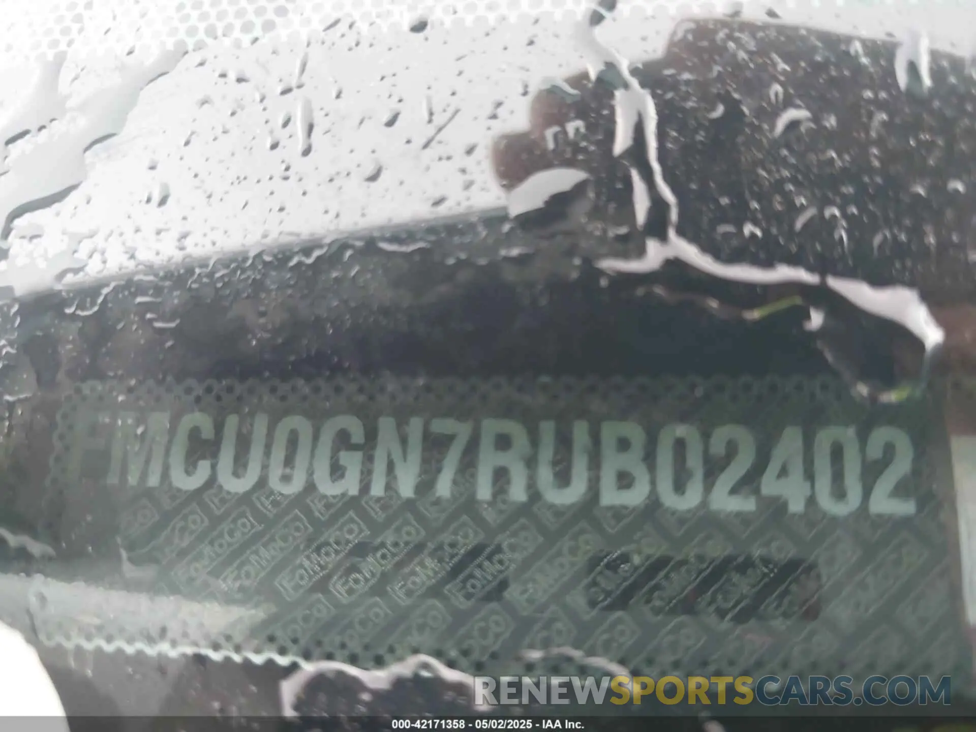 9 Photograph of a damaged car 1FMCU0GN7RUB02402 FORD ESCAPE 2024