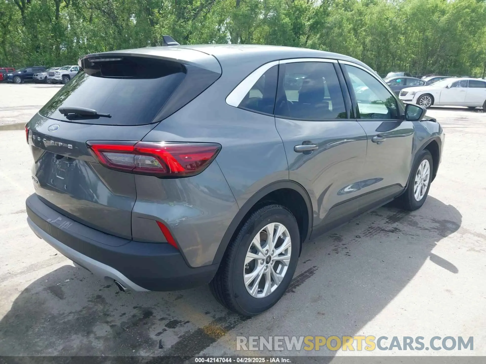 4 Photograph of a damaged car 1FMCU0GN7RUB49526 FORD ESCAPE 2024
