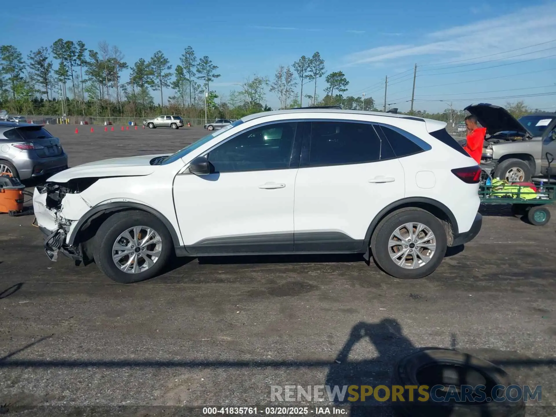 14 Photograph of a damaged car 1FMCU0GN8RUA68227 FORD ESCAPE 2024